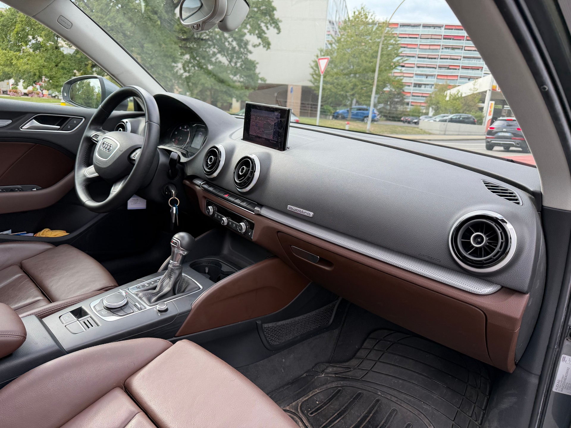 AUDI A3 Sportback 1.8 TFSI Ambition quattro S-tronic-image-10