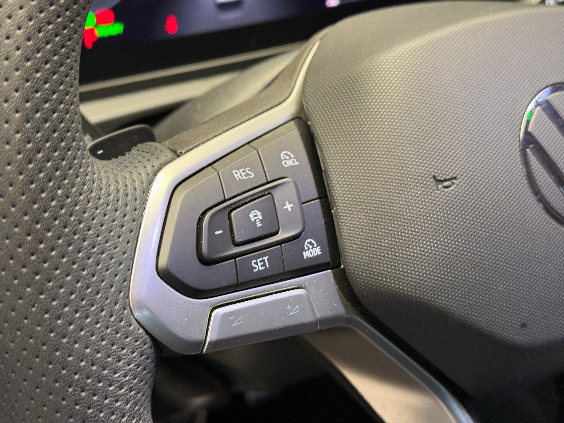 VW Tiguan 1.5 TSI evo2 mHEV R-Line DSG-image-12