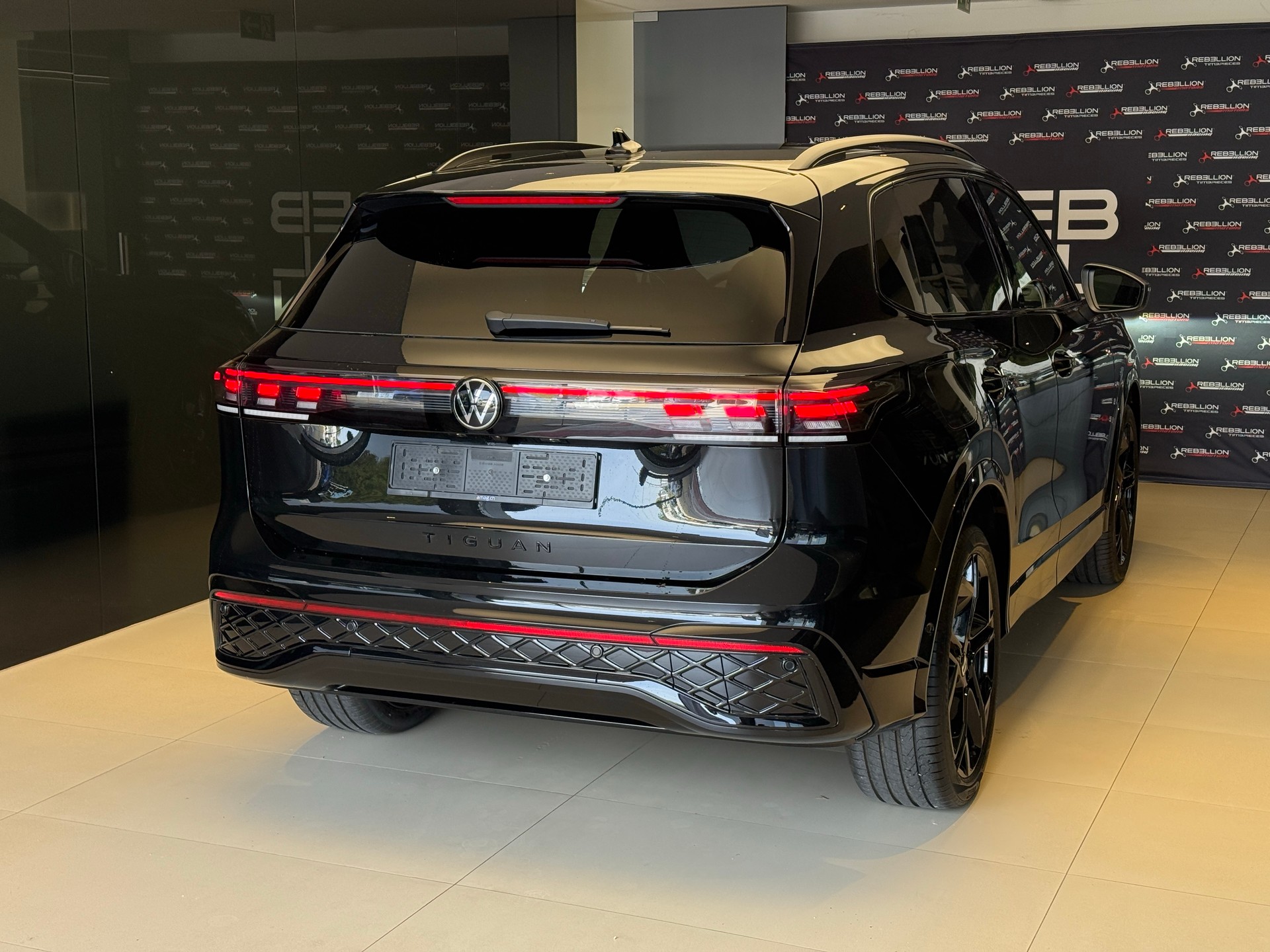 VW Tiguan 1.5 TSI evo2 mHEV R-Line DSG-showroom-element-3