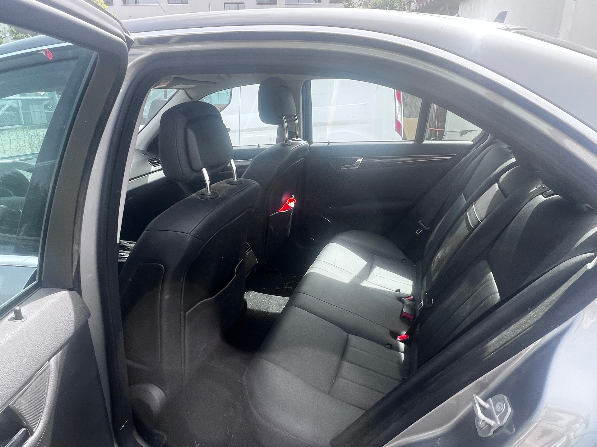 MERCEDES-BENZ C 230 Avantgarde 7G-Tronic-image-6