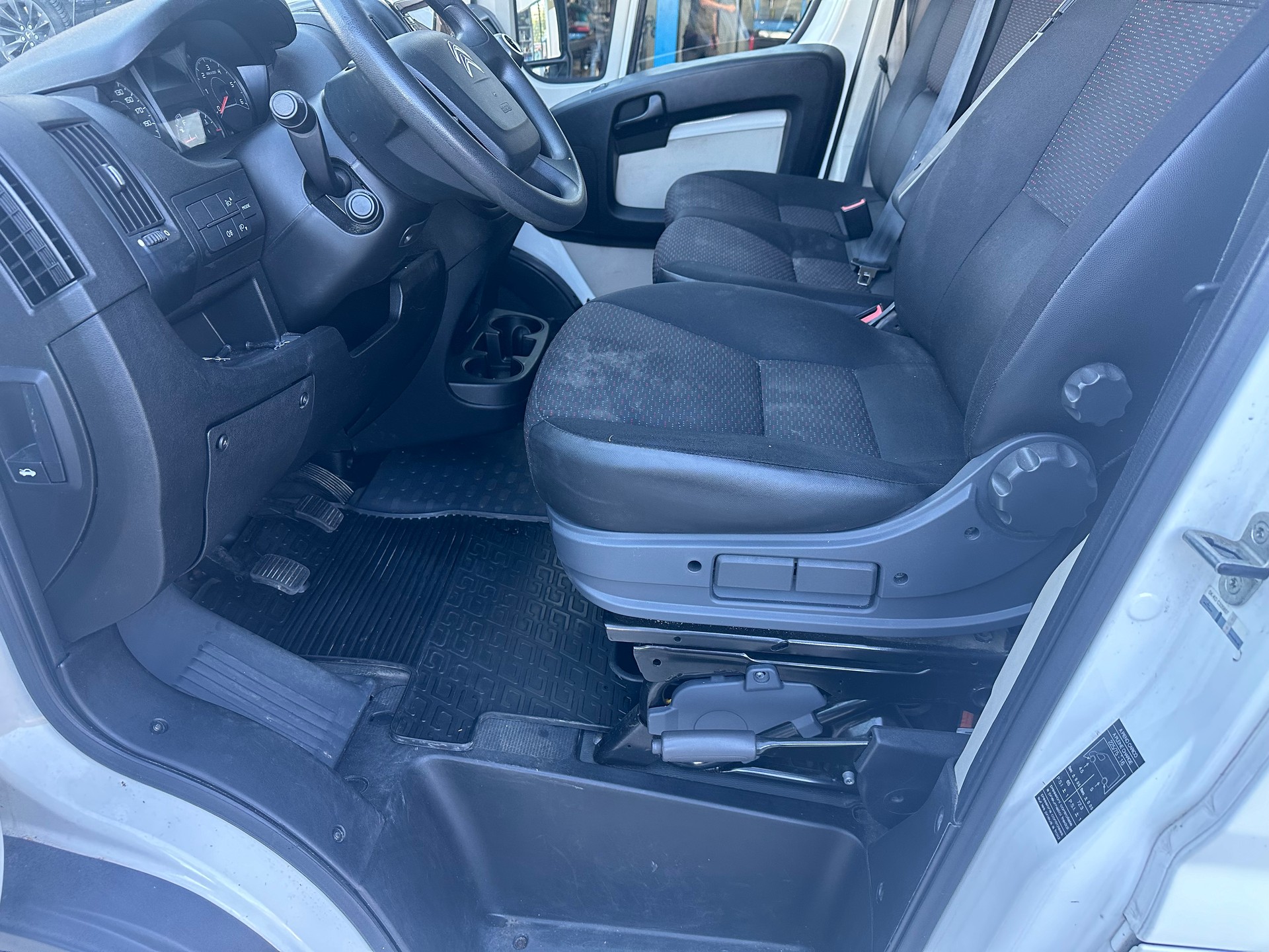 CITROEN Jumper 2.0 BlueHDi 110 Attraction L2H2-image-9