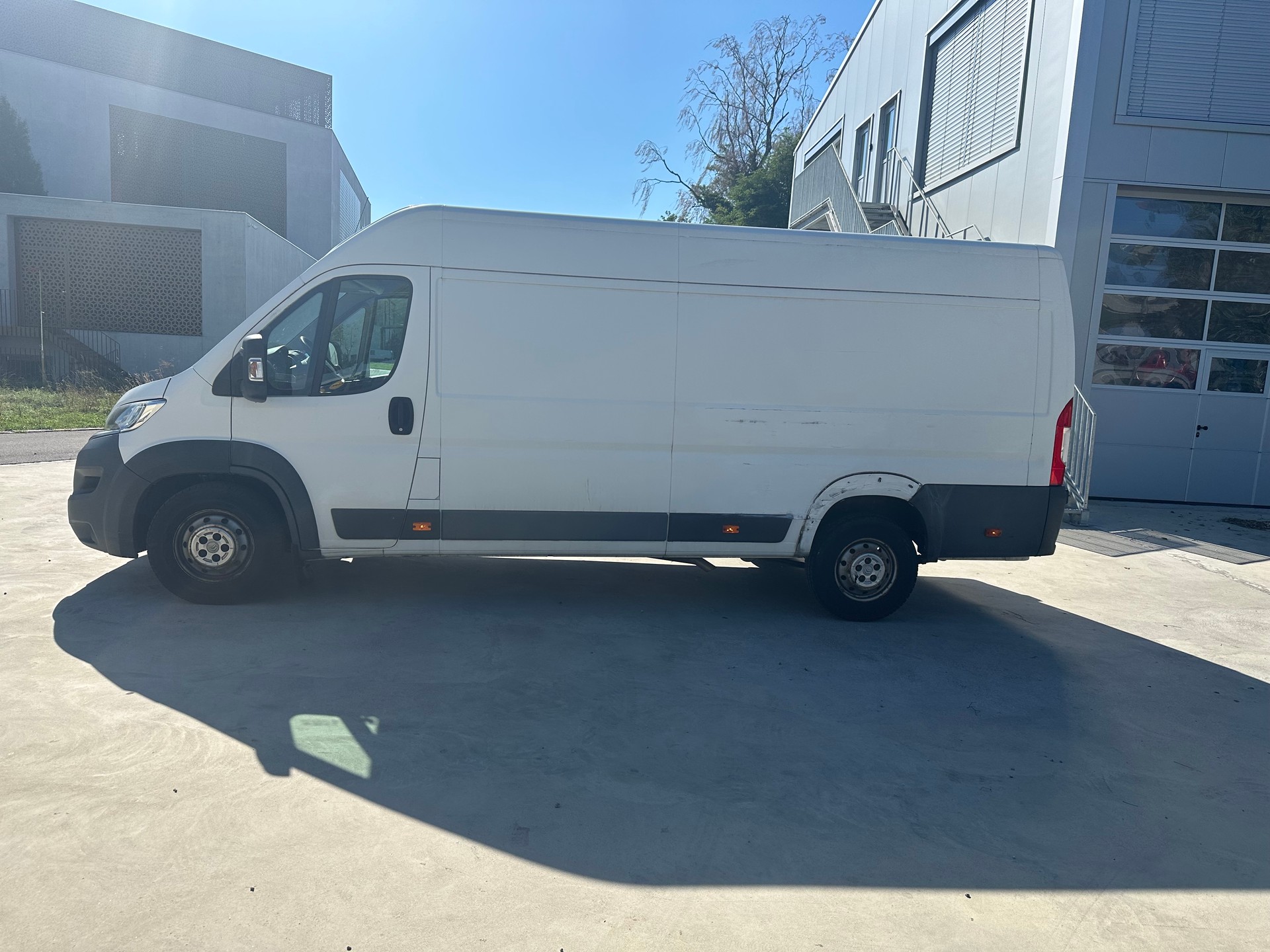 CITROEN Jumper 2.0 BlueHDi 110 Attraction L2H2-image-1