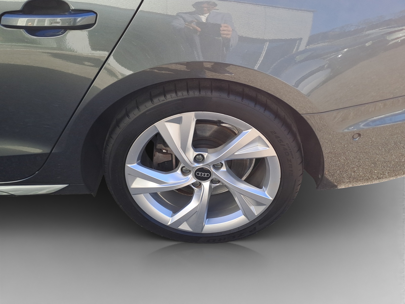 AUDI A4 Avant 40 TFSI S line S-tronic quattro-image-13