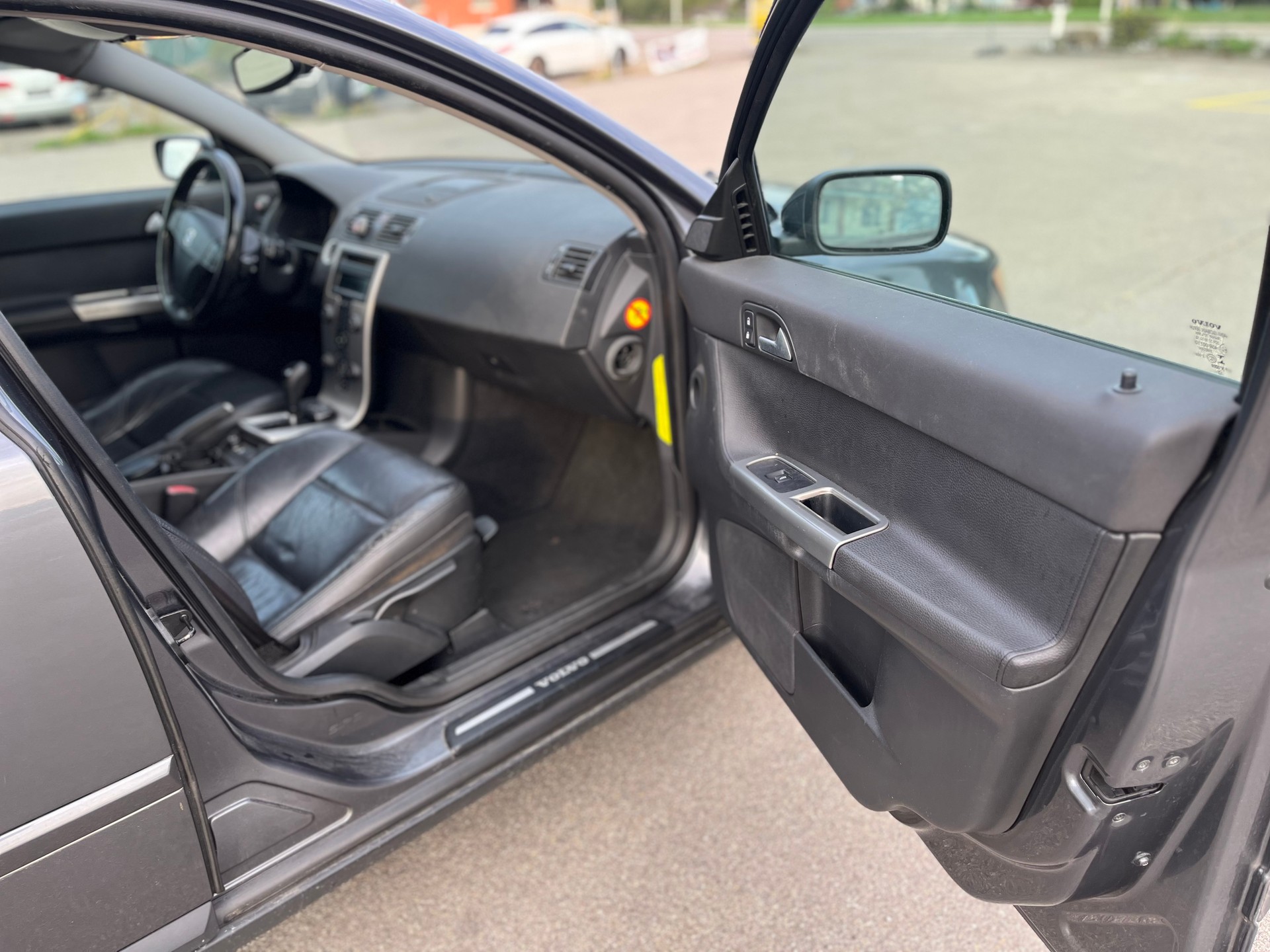 VOLVO T5 Kombi Benzin 2,5i Automat mit MFK B04-image-11