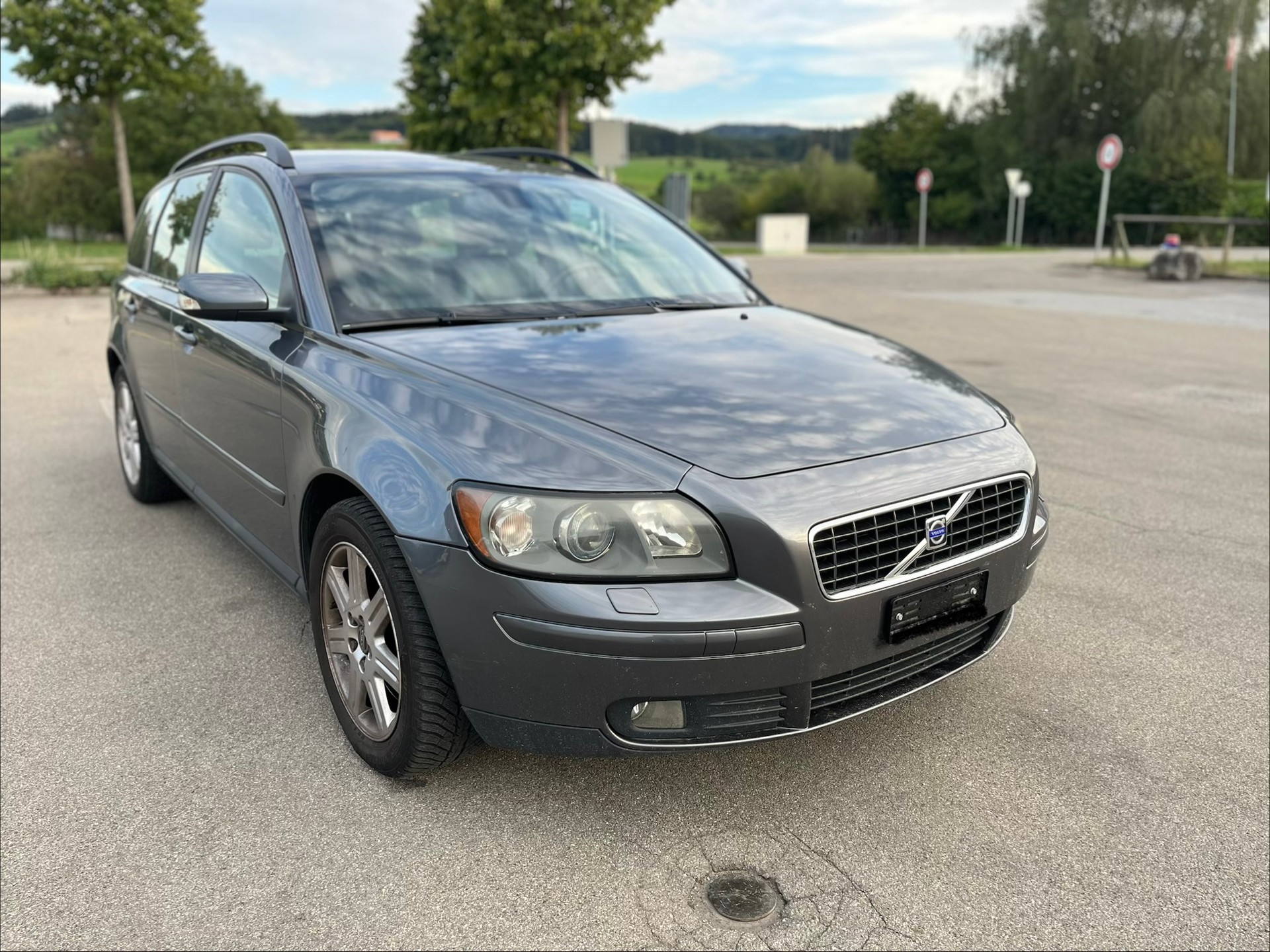 VOLVO T5 Kombi Benzin 2,5i Automat mit MFK B04-image-2