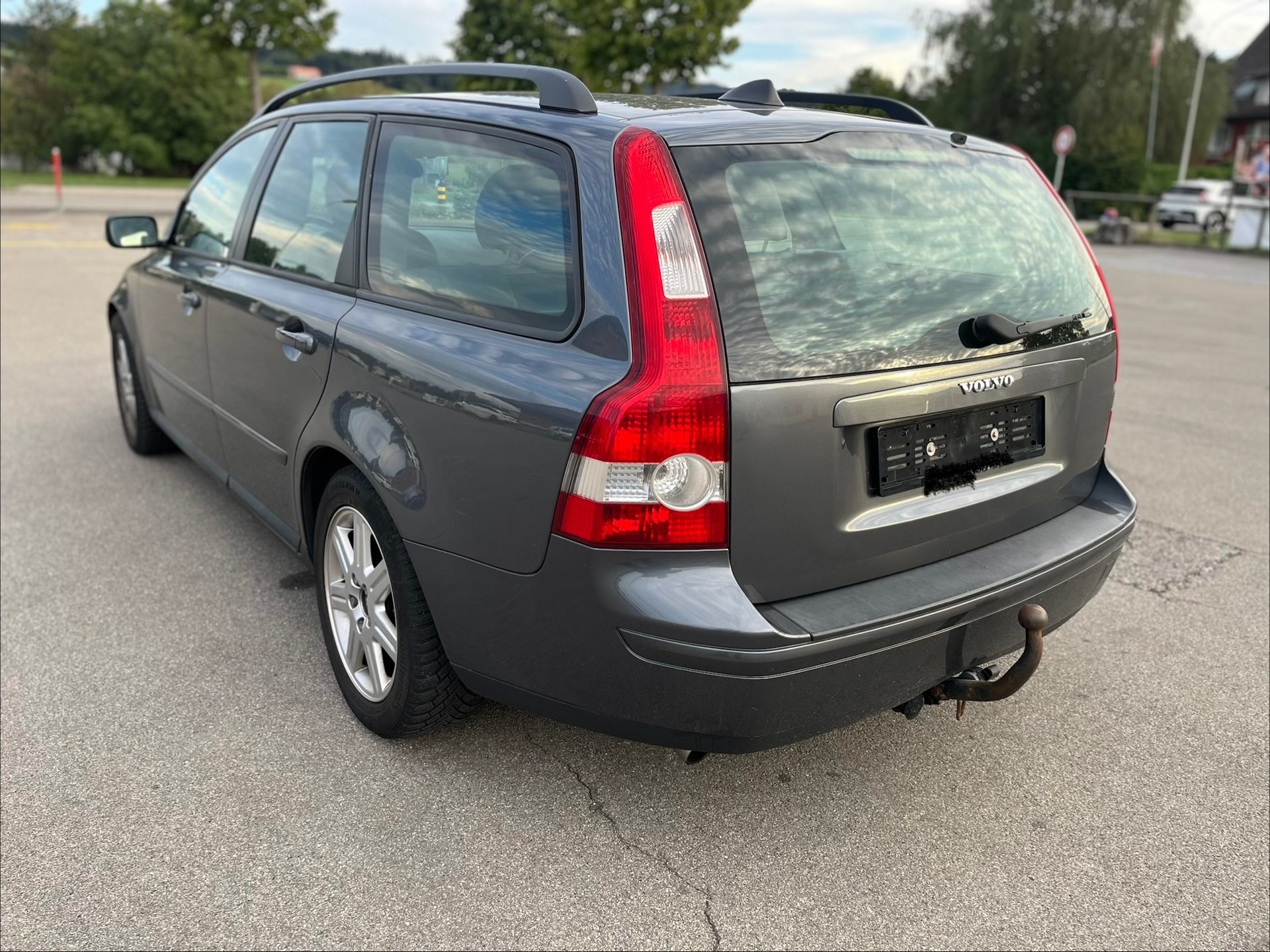 VOLVO T5 Kombi Benzin 2,5i Automat mit MFK B04-image-7