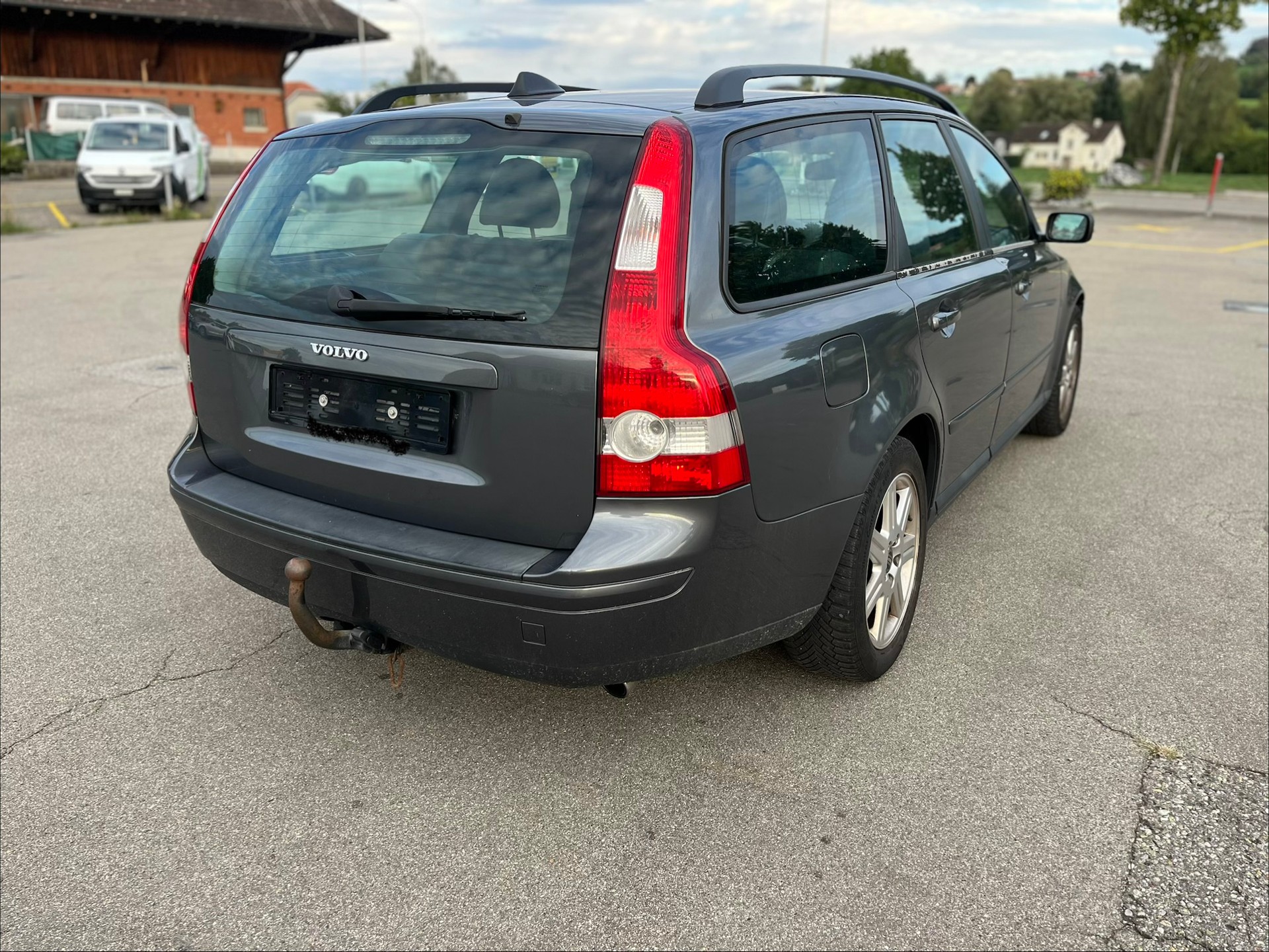 VOLVO T5 Kombi Benzin 2,5i Automat mit MFK B04-image-5