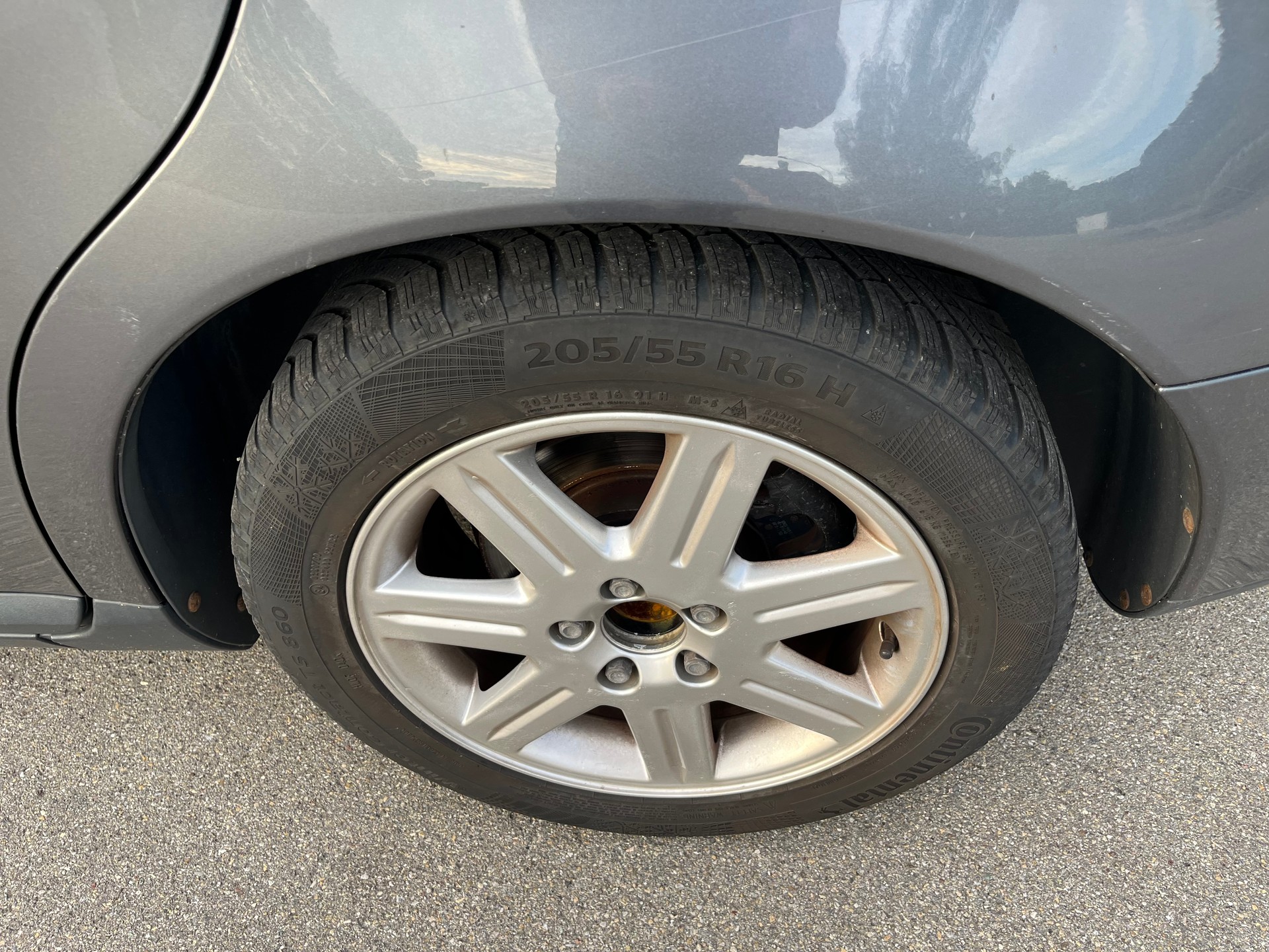 VOLVO T5 Kombi Benzin 2,5i Automat mit MFK B04-image-3