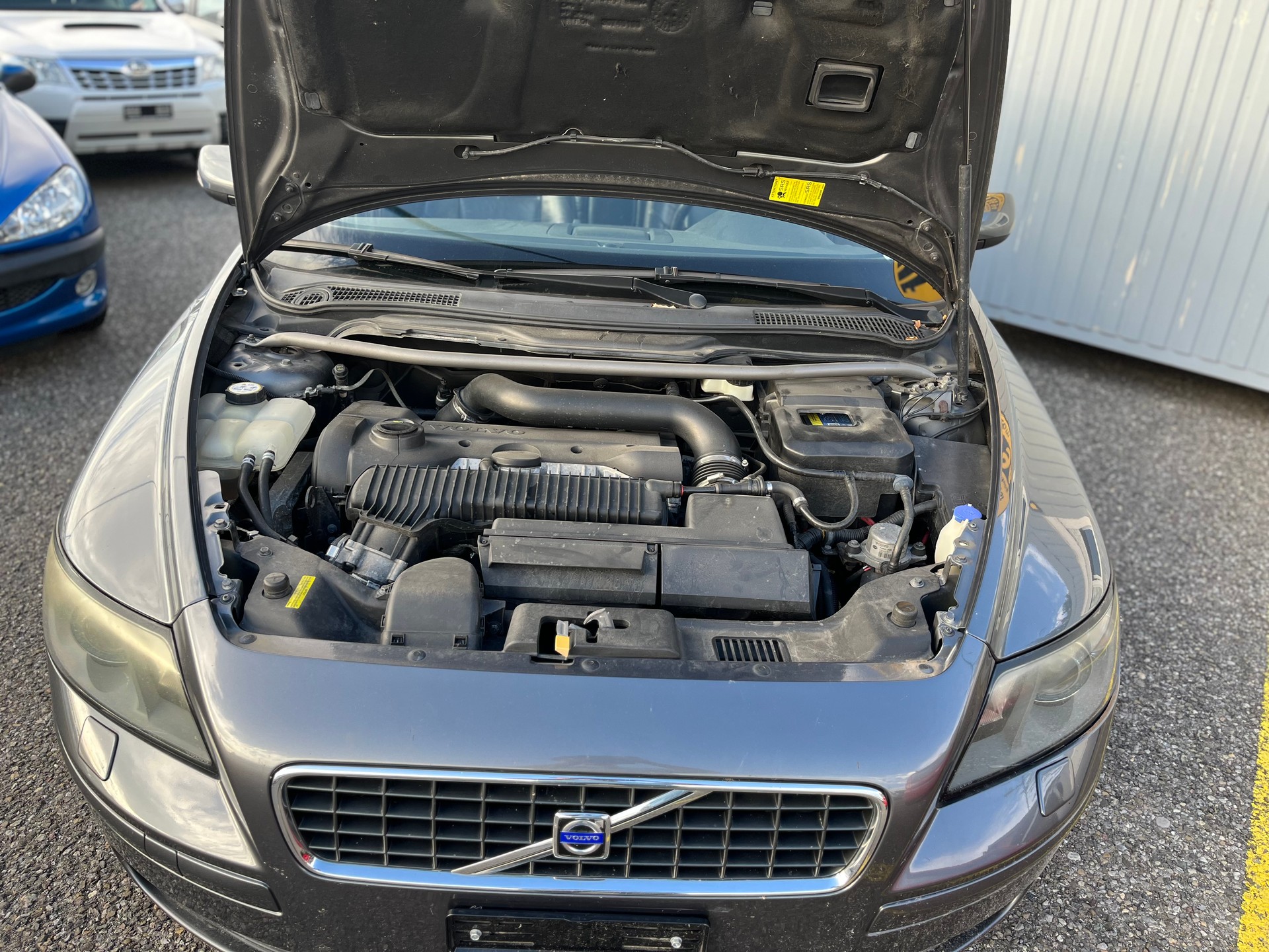 VOLVO T5 Kombi Benzin 2,5i Automat mit MFK B04-image-9