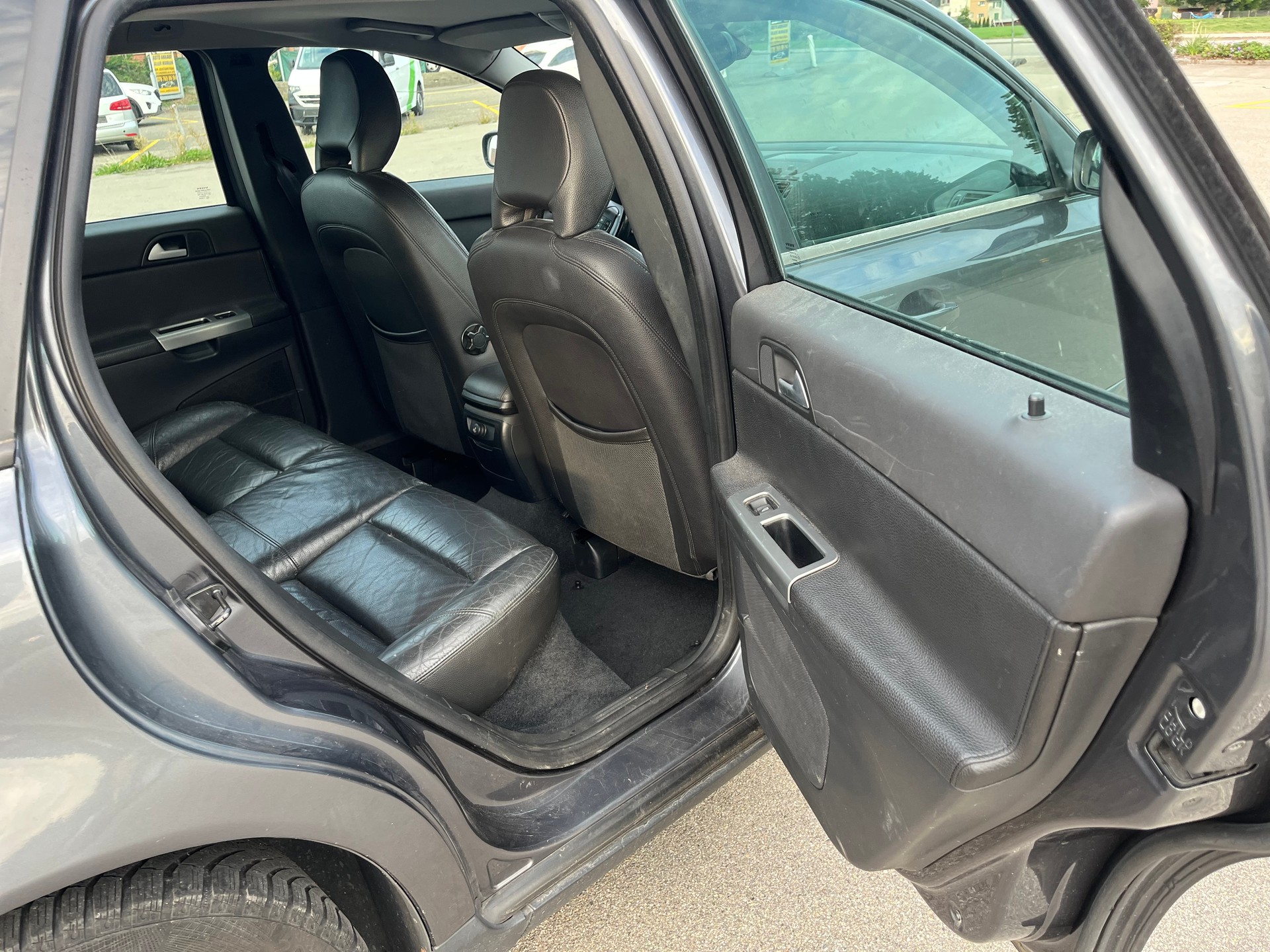 VOLVO T5 Kombi Benzin 2,5i Automat mit MFK B04-image-13