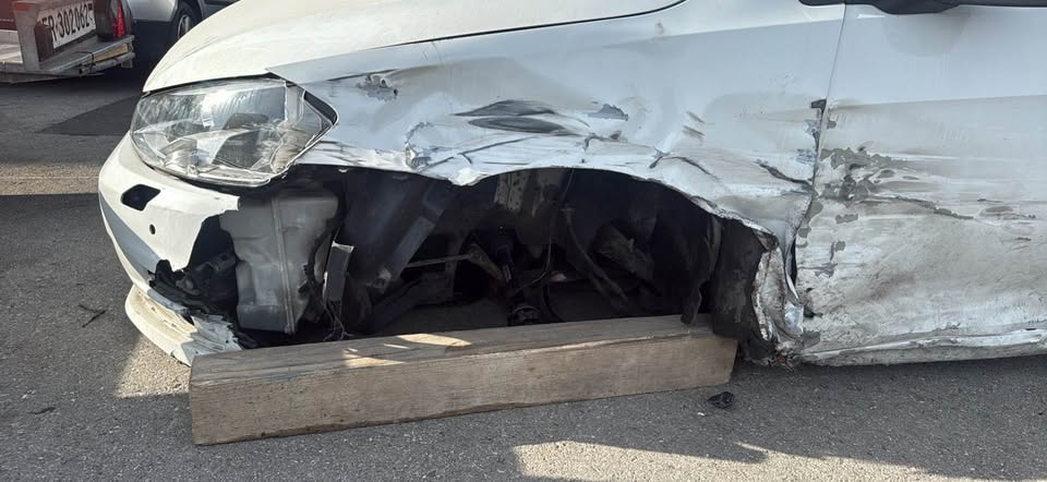 VW Golf 1.6 TDI R-Line Design 4Motion-image-2