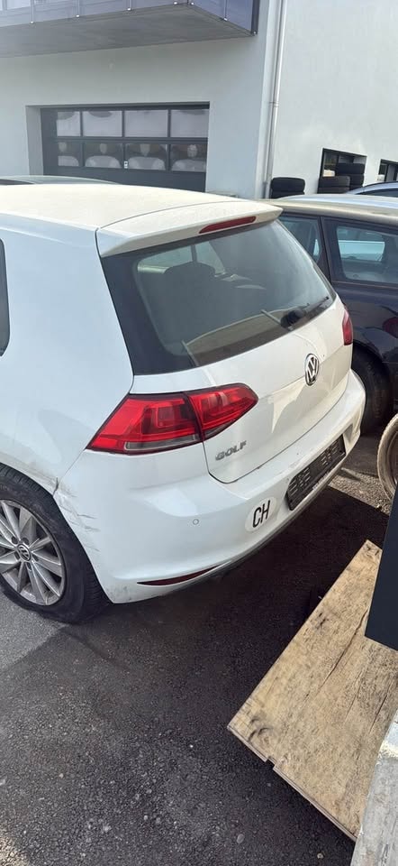 VW Golf 1.6 TDI R-Line Design 4Motion-image-3