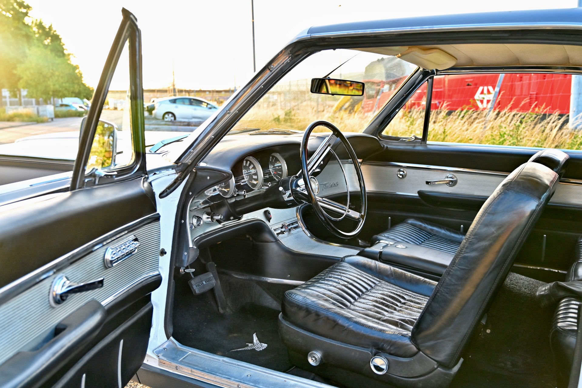 FORD Thunderbird-image-3