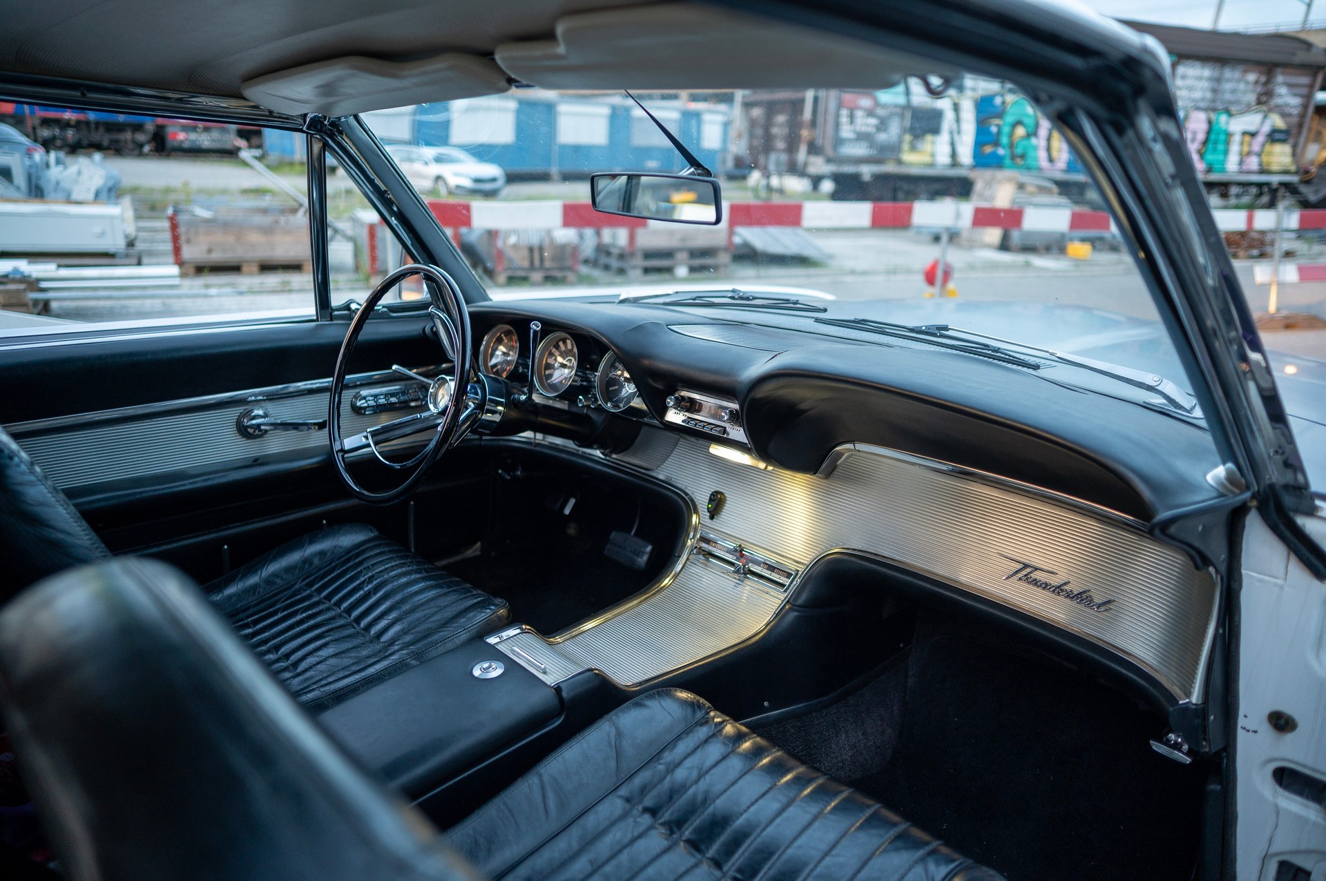 FORD Thunderbird-image-6