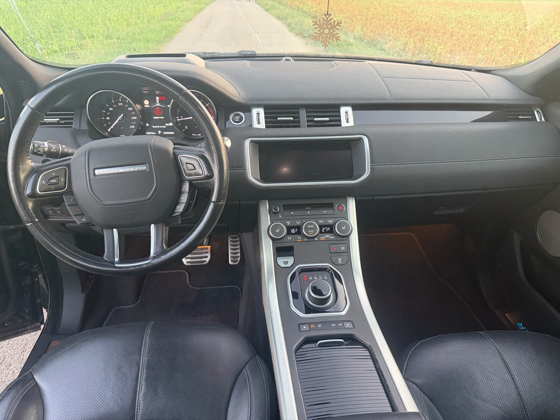 LAND ROVER Range Rover Evoque 2.0 TD4 HSE Dynamic AT9-image-15