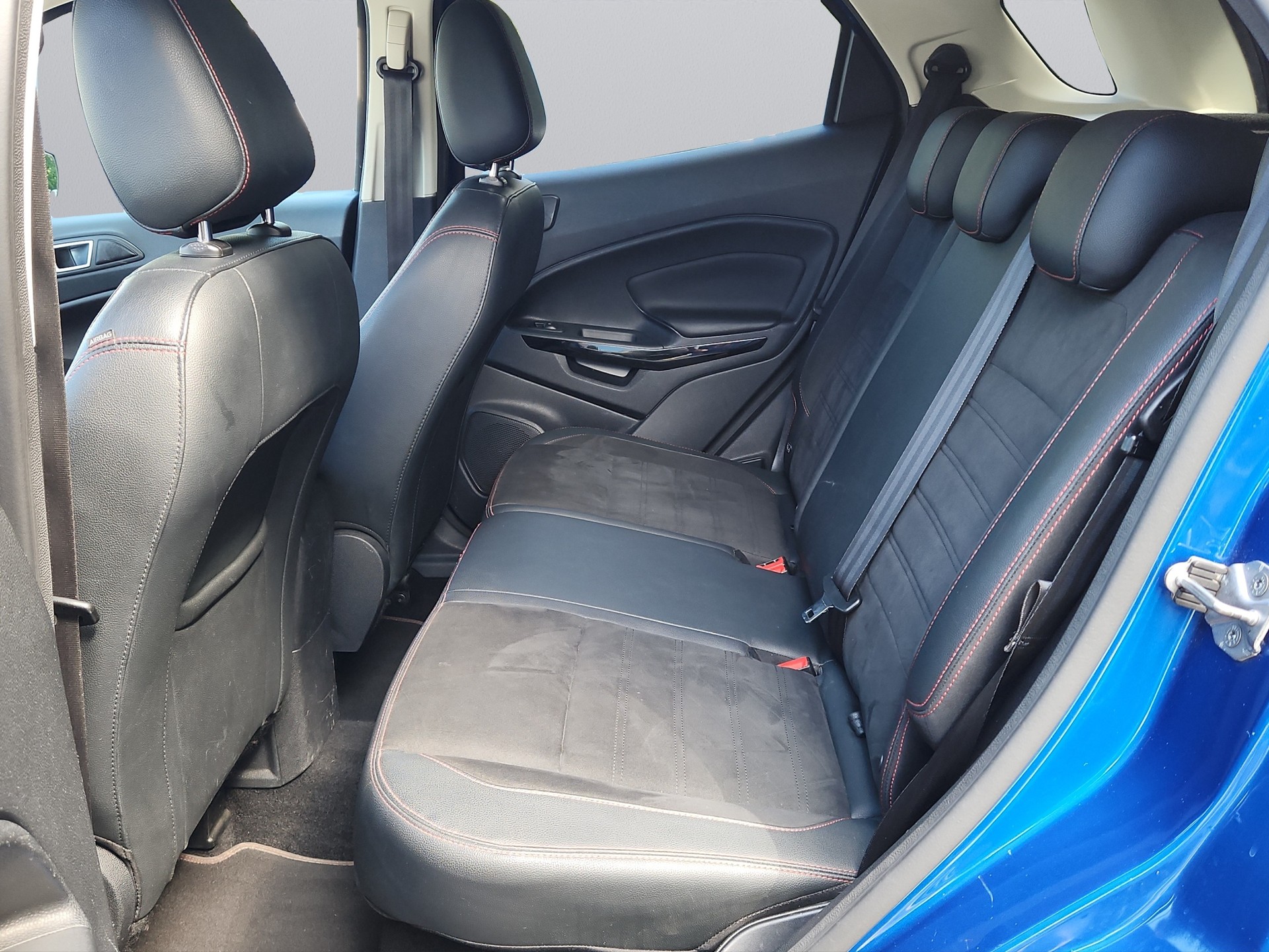 FORD EcoSport 1.0 SCTi ST-Line-image-13
