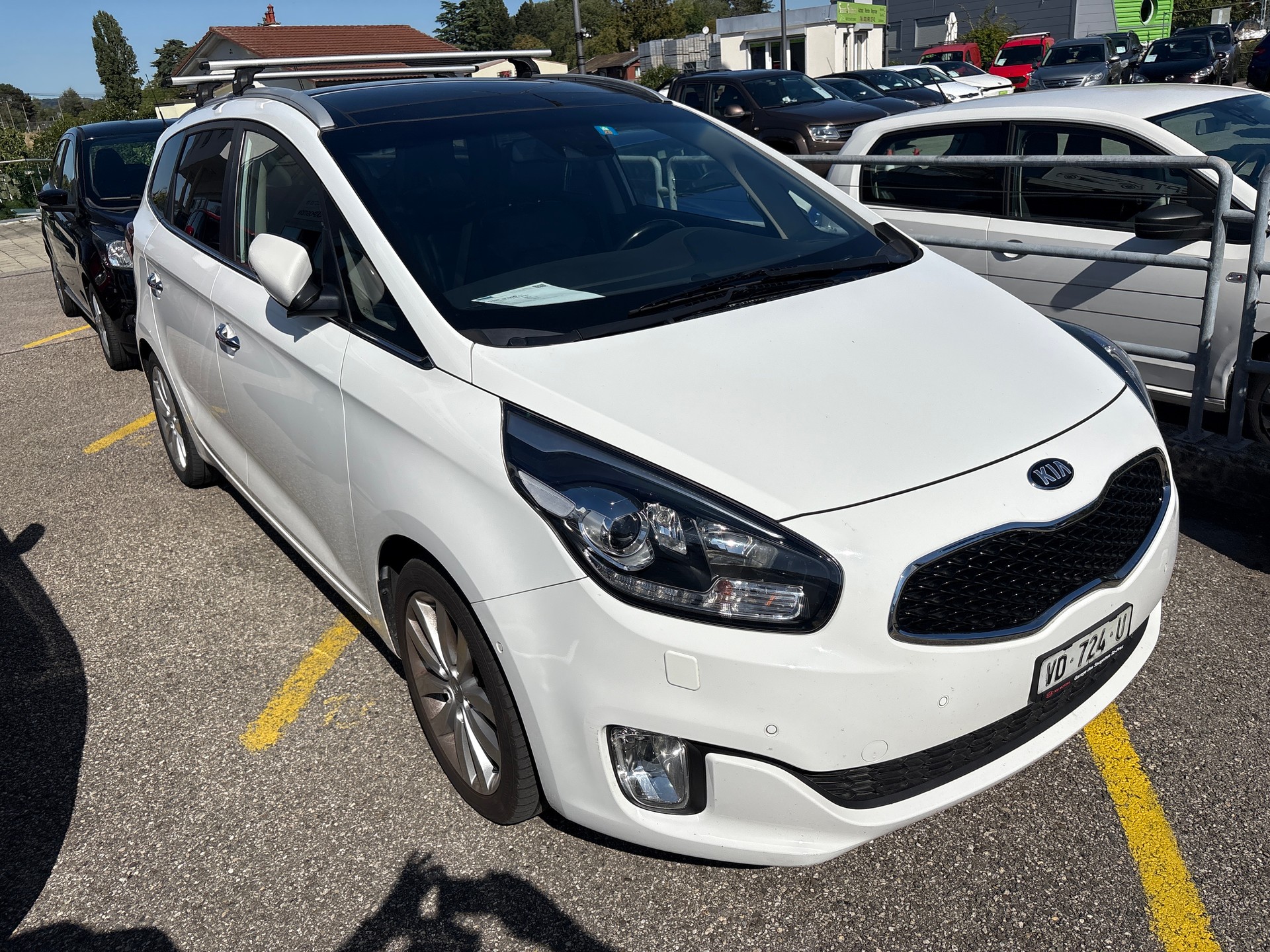KIA Carens 1.7 CRDi Style-image-1