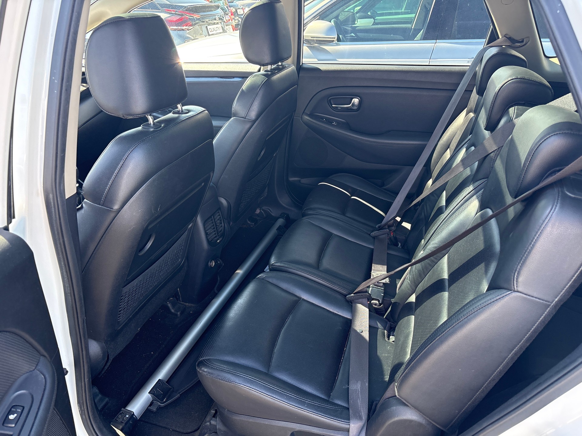 KIA Carens 1.7 CRDi Style-image-7