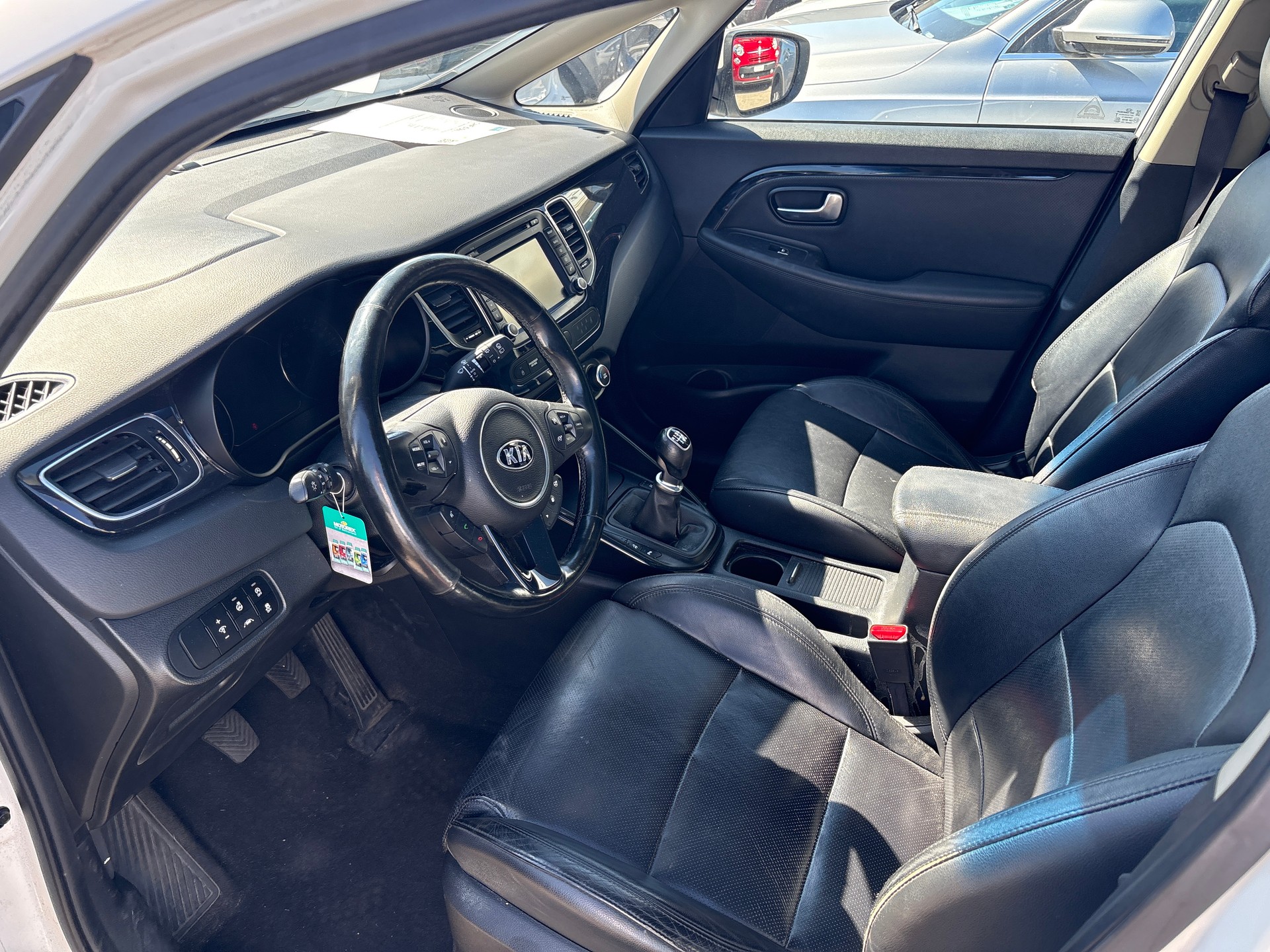 KIA Carens 1.7 CRDi Style-image-6