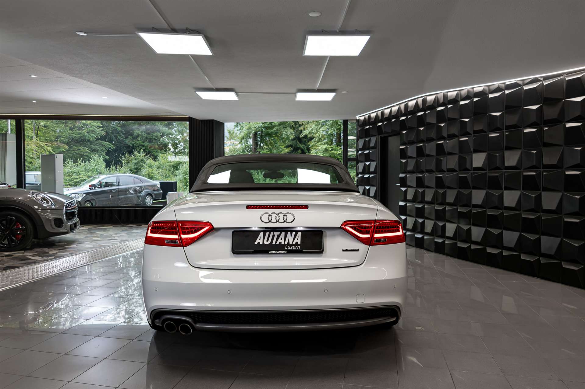 AUDI A5 Cabriolet 3.0 TDI clean quattro S-tronic-image-8