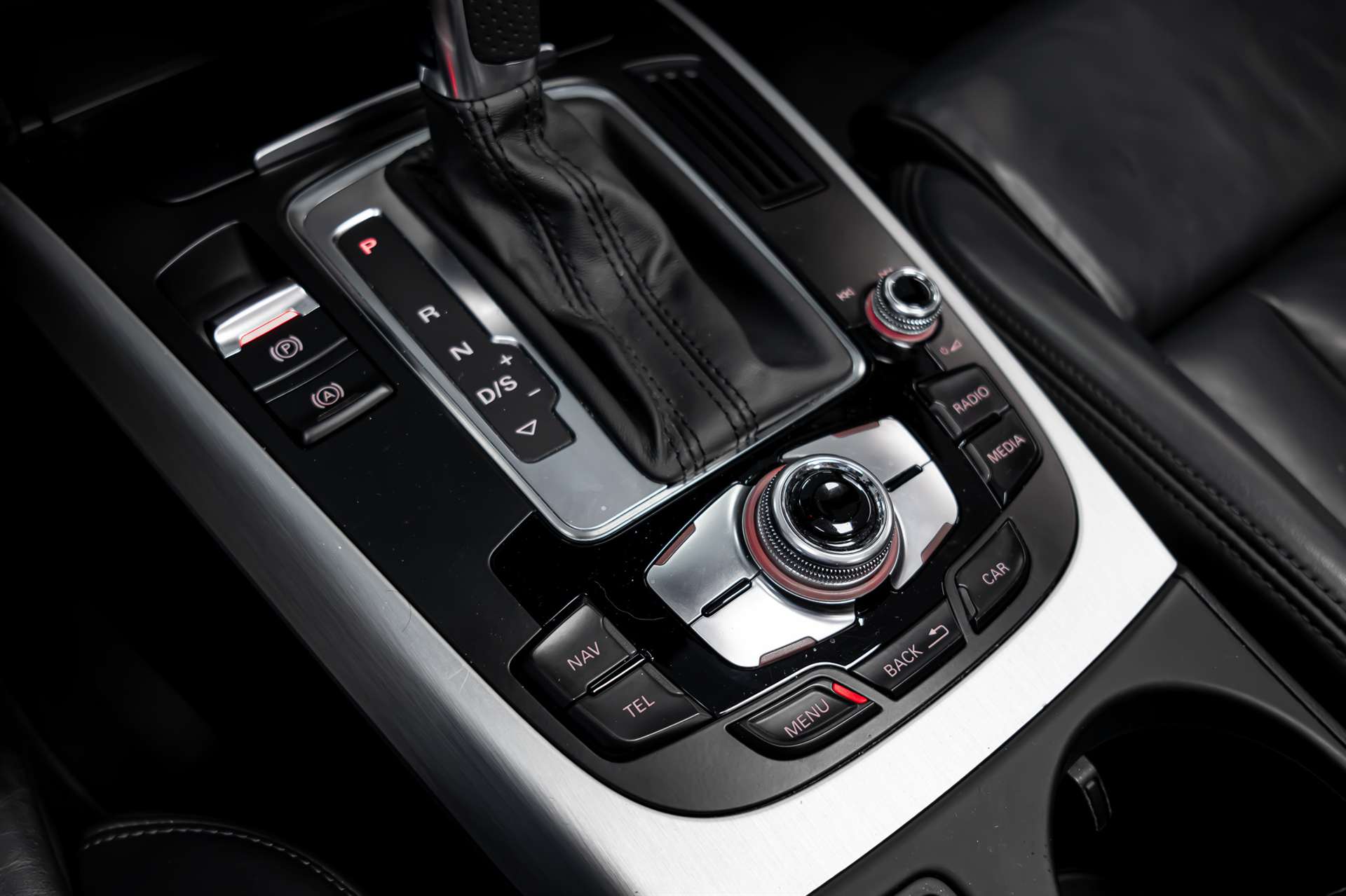 AUDI A5 Cabriolet 3.0 TDI clean quattro S-tronic-image-22