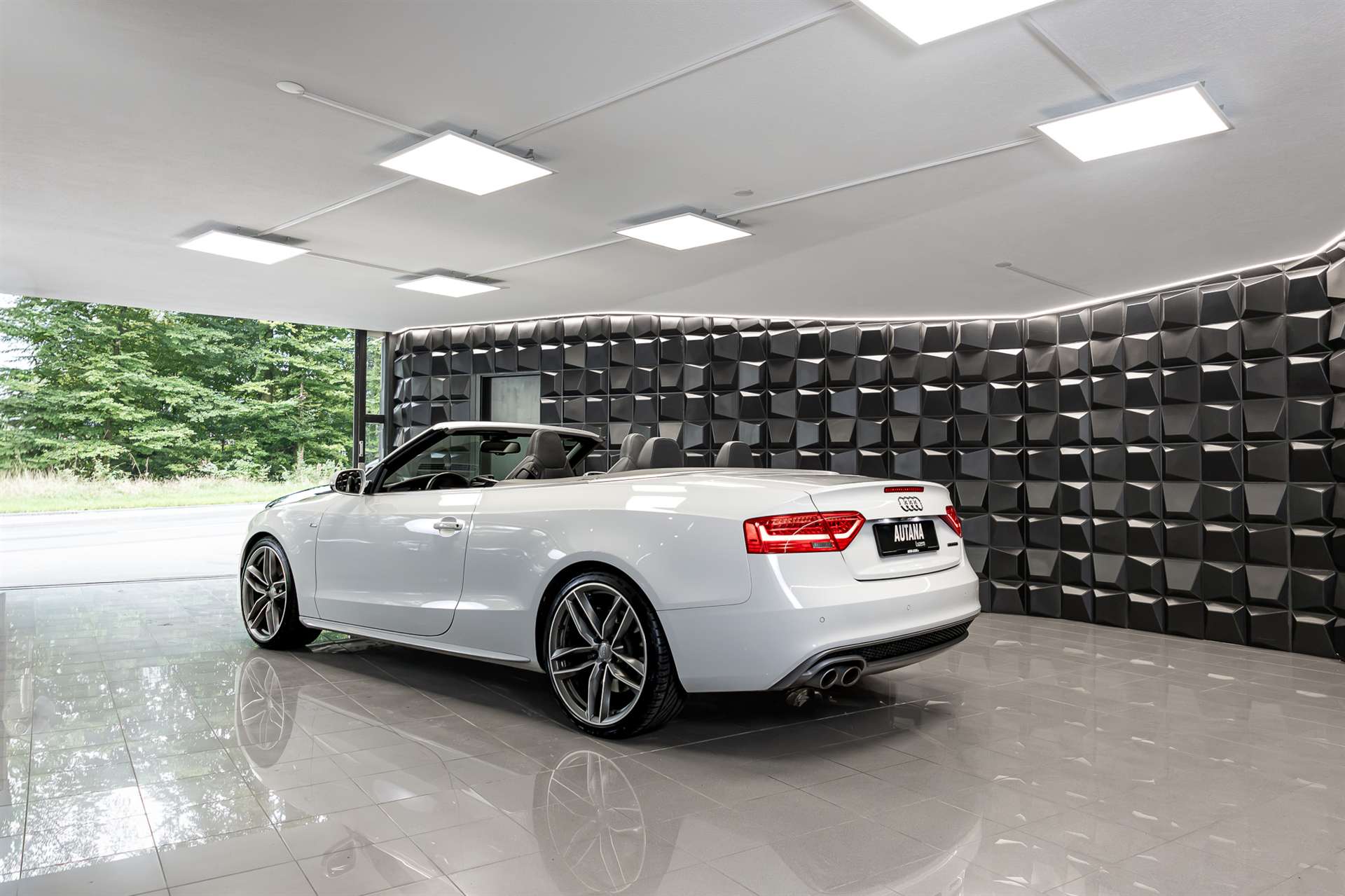 AUDI A5 Cabriolet 3.0 TDI clean quattro S-tronic-image-4