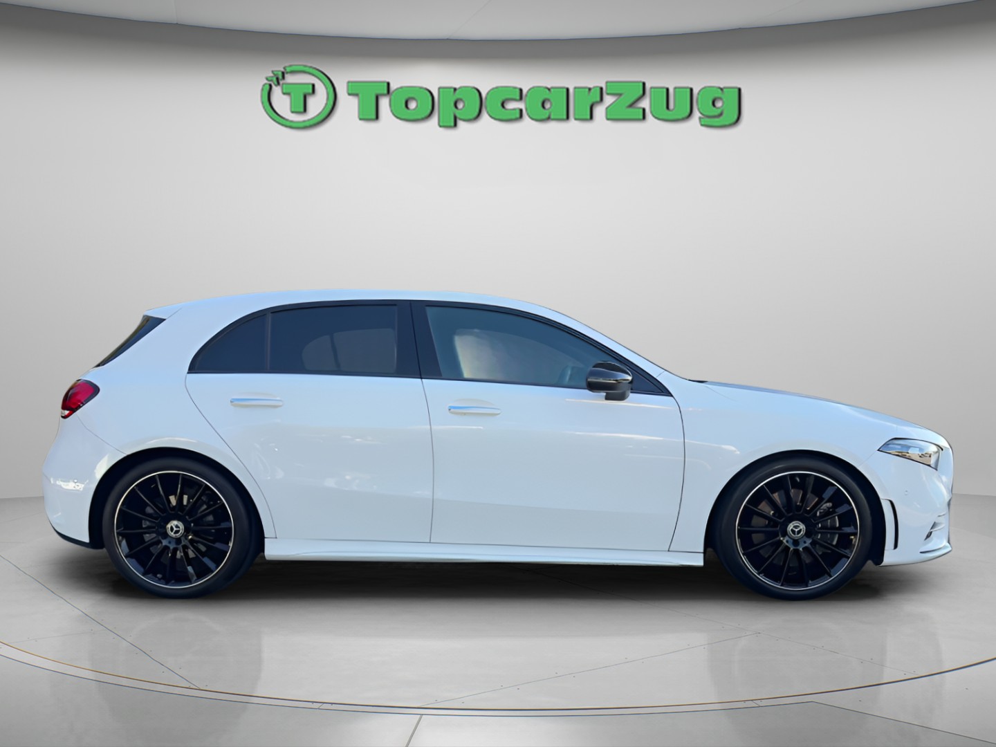 MERCEDES-BENZ A 250 AMG Line 7G-DCT-image-4