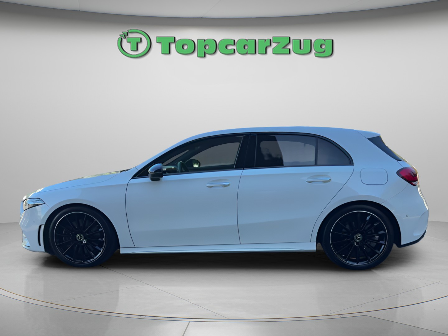 MERCEDES-BENZ A 250 AMG Line 7G-DCT-image-8