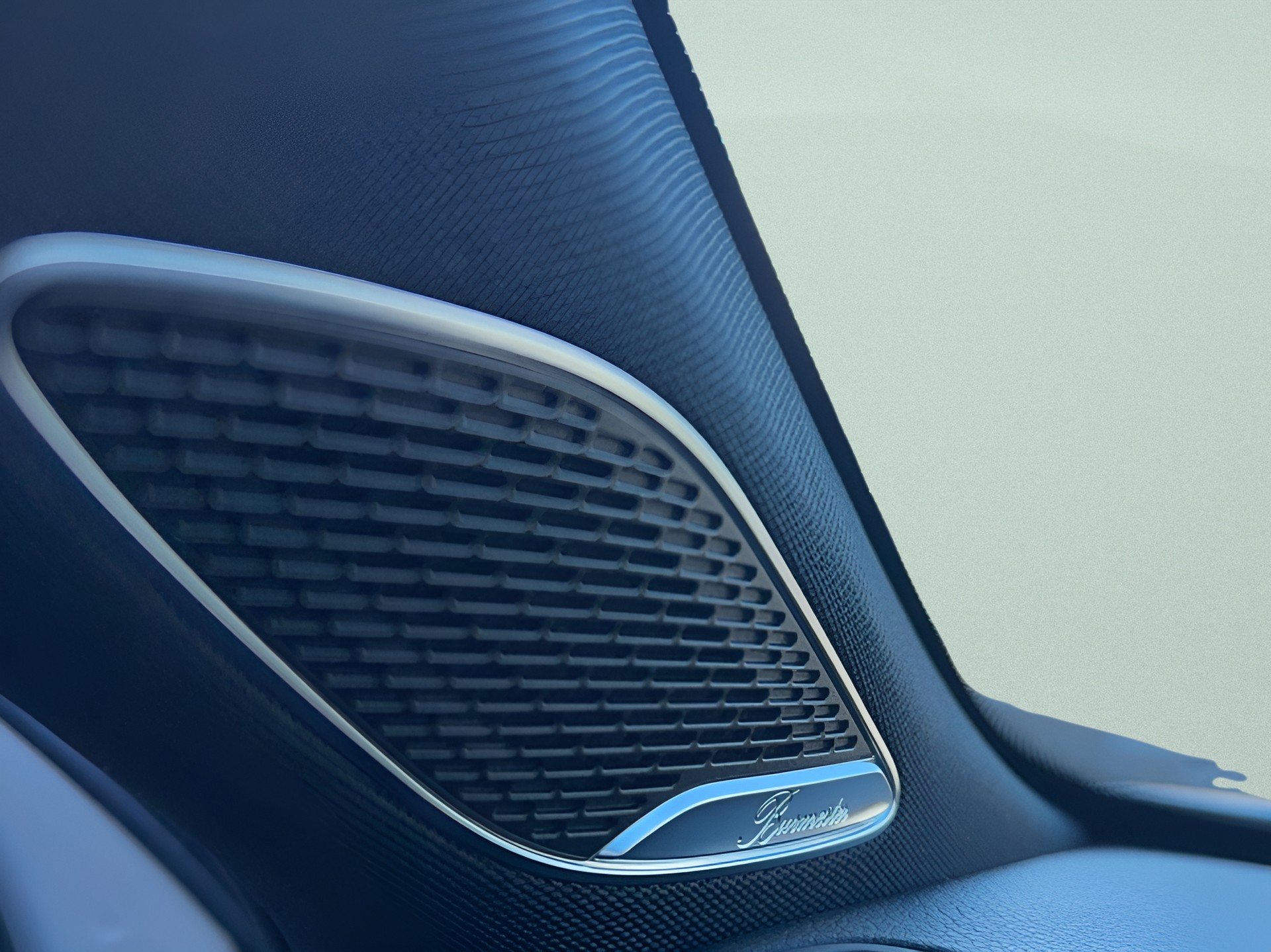 MERCEDES-BENZ A 250 AMG Line 7G-DCT-image-11