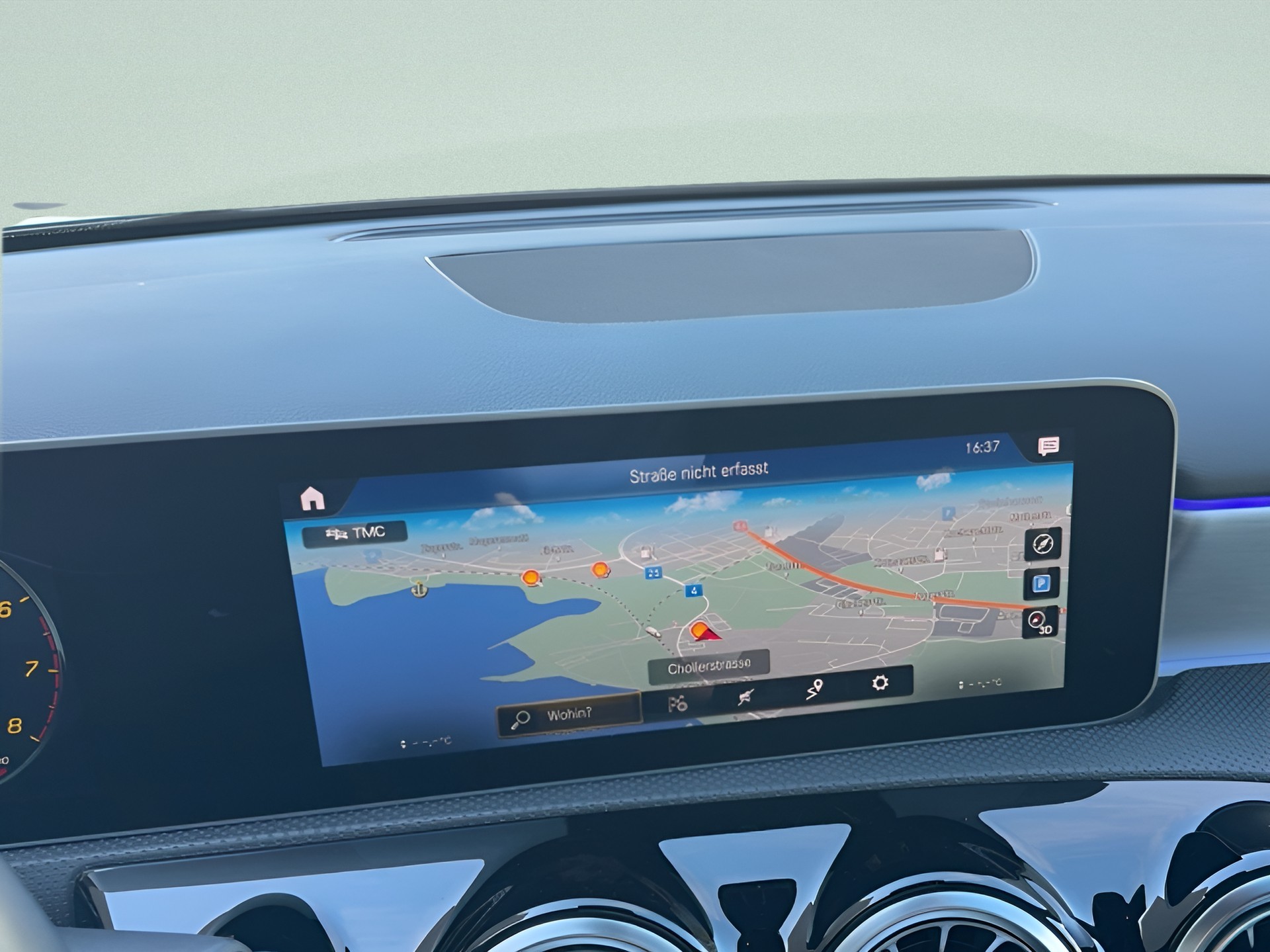 MERCEDES-BENZ A 250 AMG Line 7G-DCT-image-13
