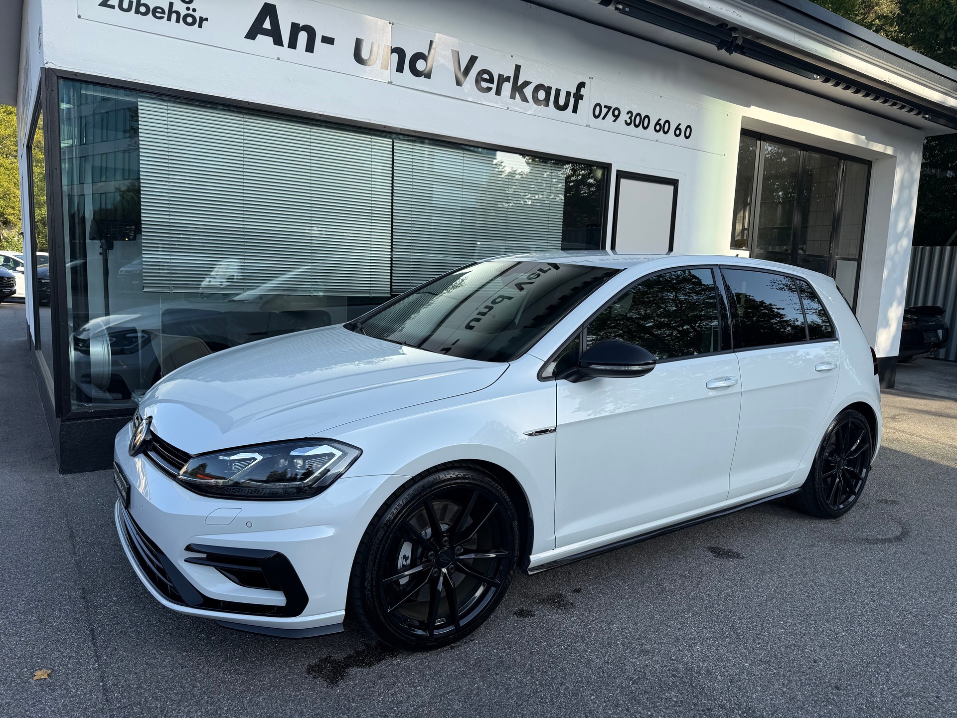 VW Golf 2.0 TSI R 4Motion DSG-image-0