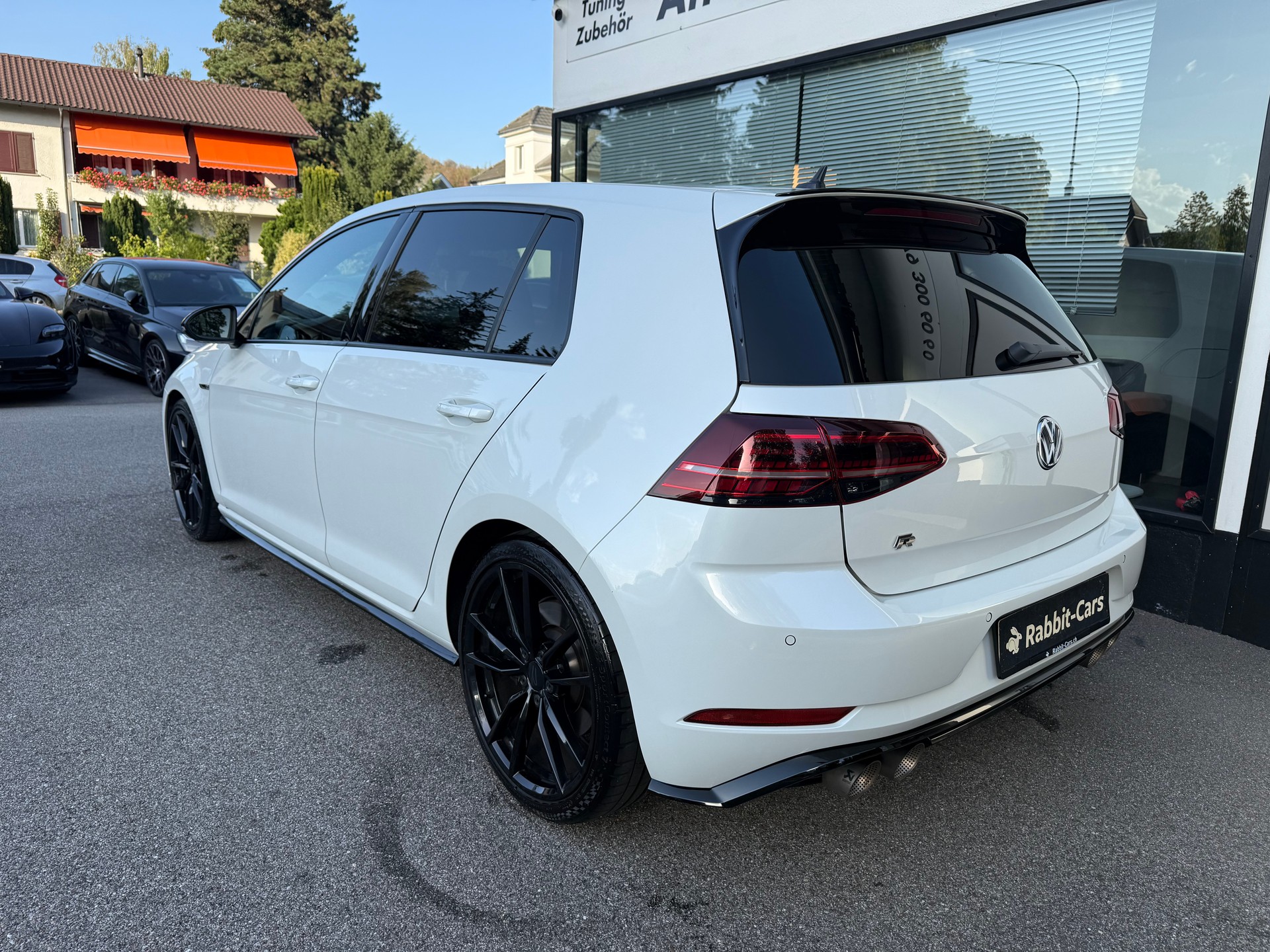 VW Golf 2.0 TSI R 4Motion DSG-image-3