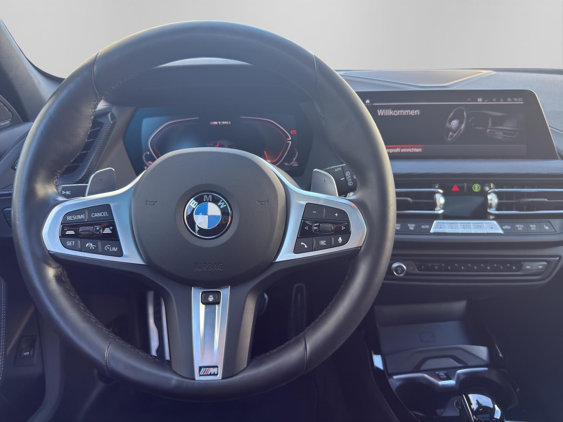 BMW 1er Reihe F40 M135i xDrive-image-10