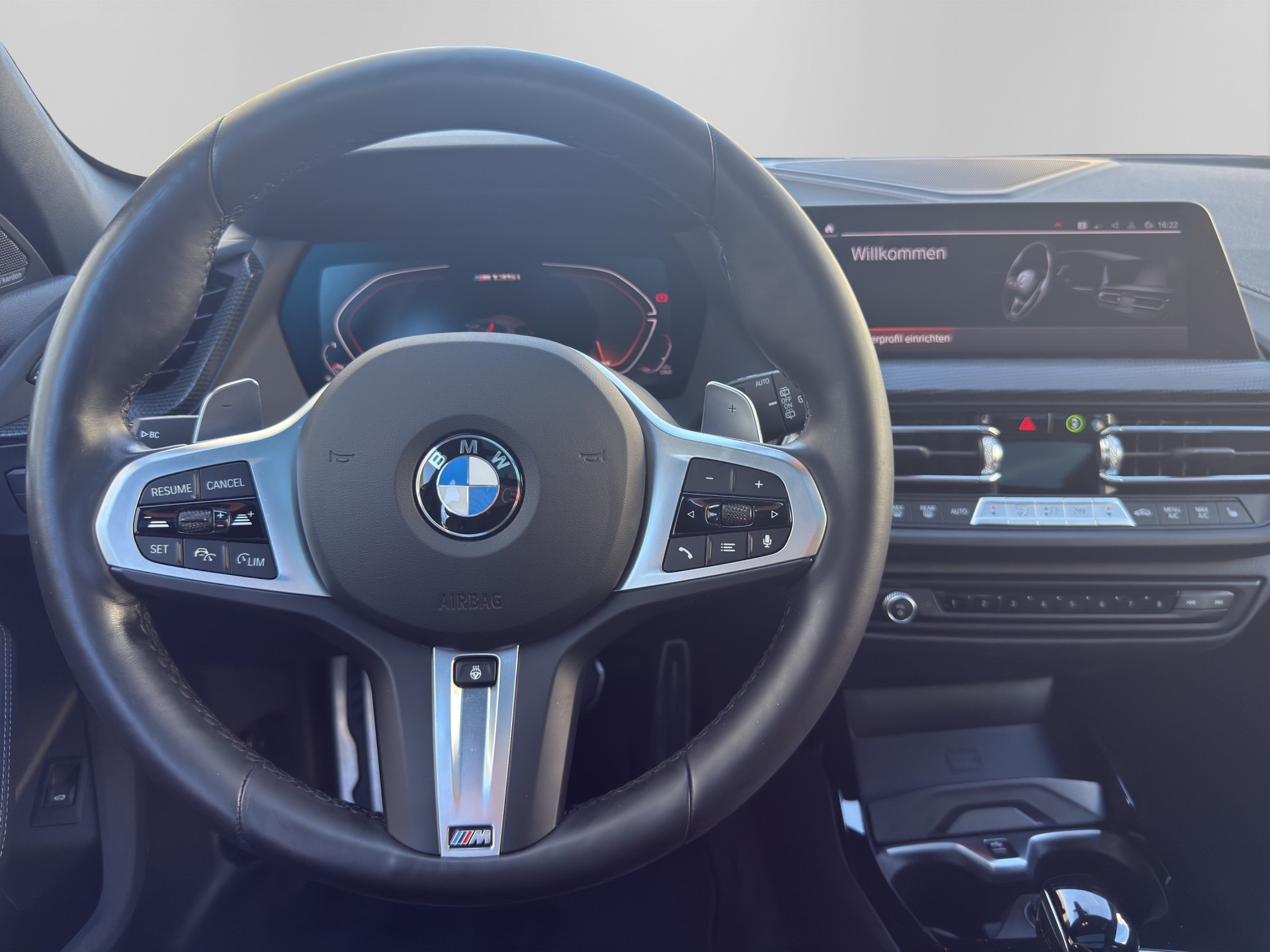 BMW 1er Reihe F40 M135i xDrive-image-15