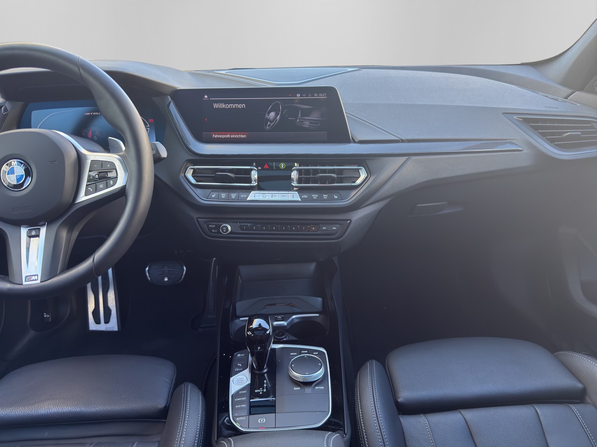 BMW 1er Reihe F40 M135i xDrive-image-14