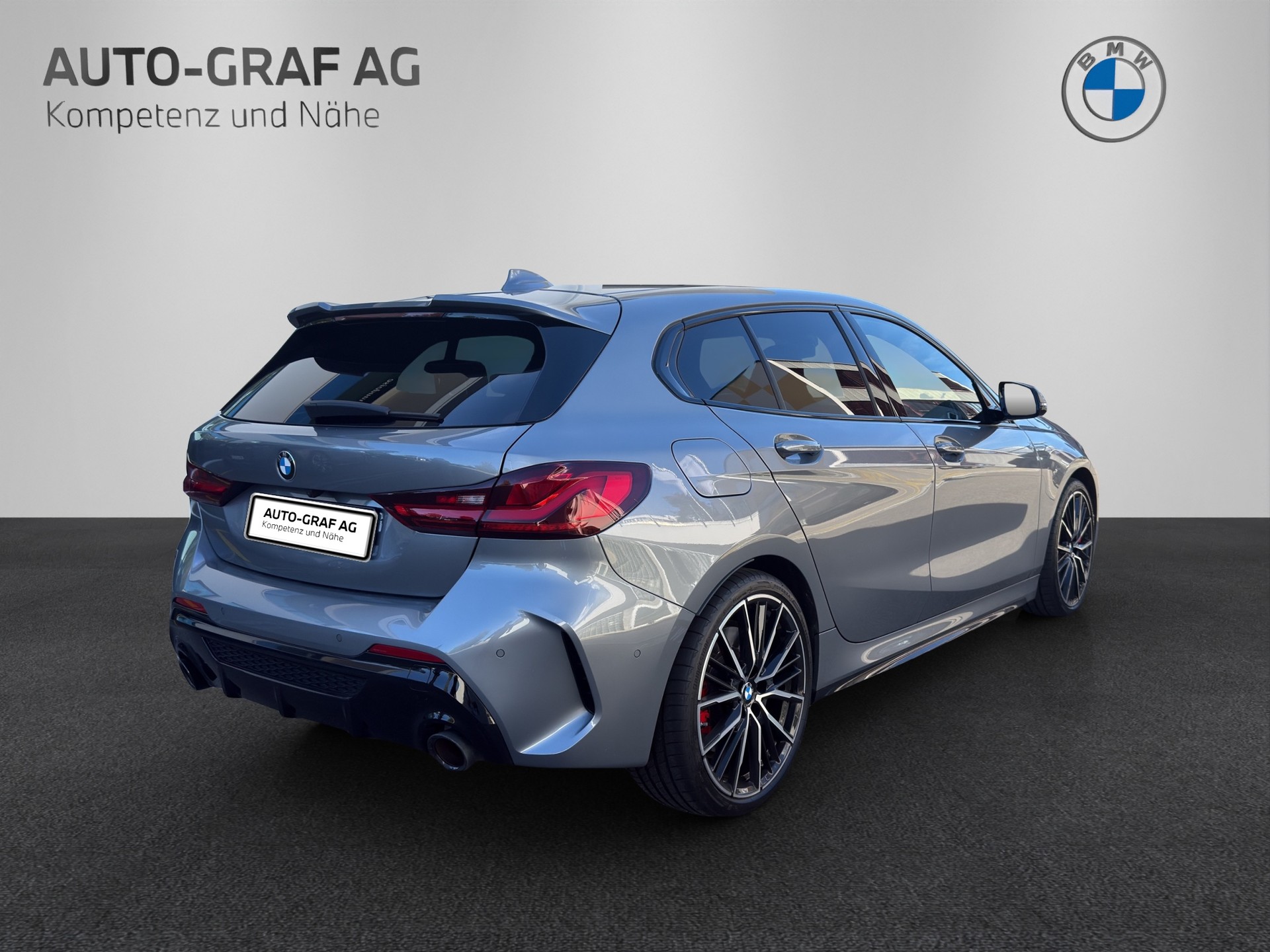 BMW 1er Reihe F40 M135i xDrive-image-5