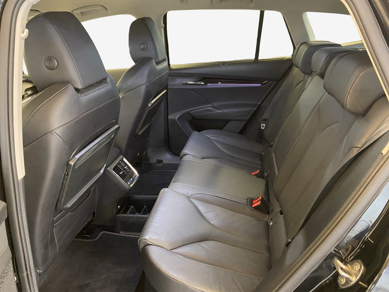 SKODA Enyaq iV 80x-image-11