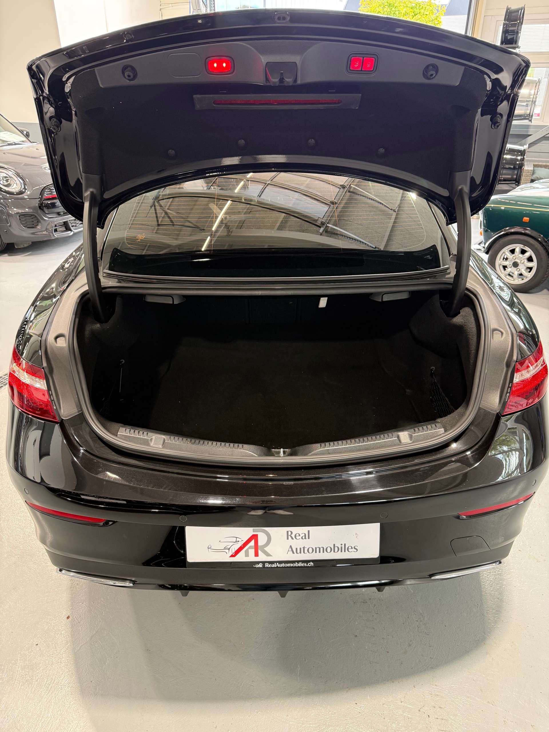 MERCEDES-BENZ E 220 d Coupé AMG Line 4 Matic 9G-Tronic-image-8