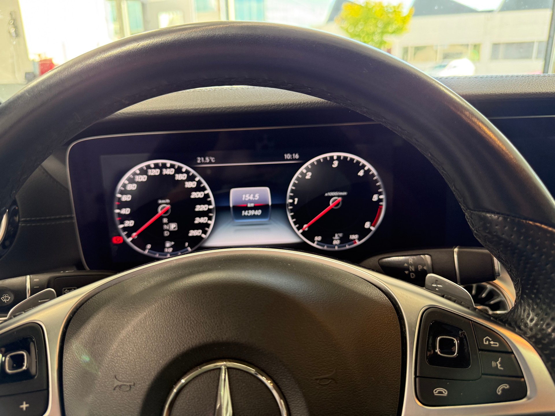 MERCEDES-BENZ E 220 d Coupé AMG Line 4 Matic 9G-Tronic-image-13