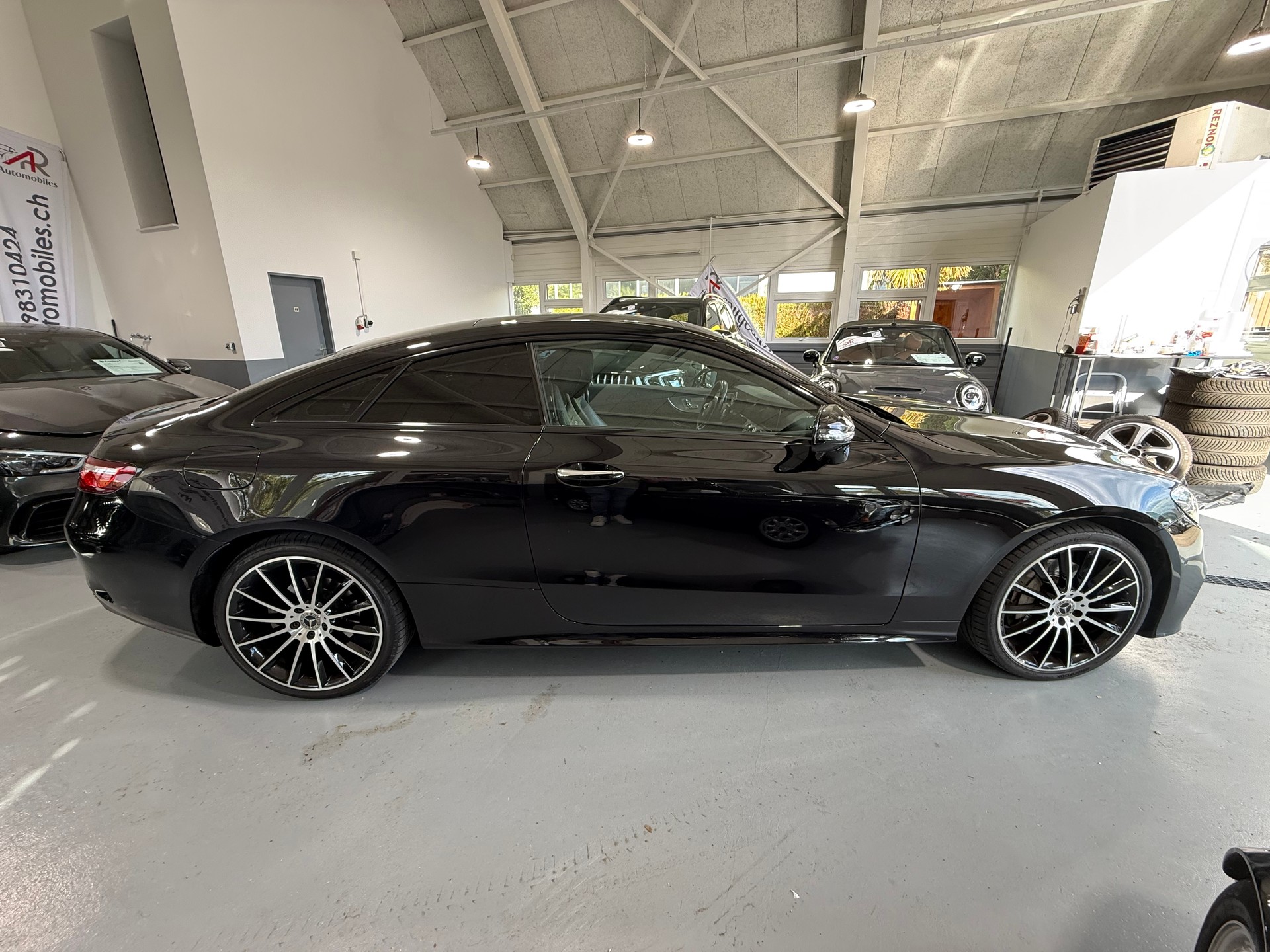 MERCEDES-BENZ E 220 d Coupé AMG Line 4 Matic 9G-Tronic-image-3