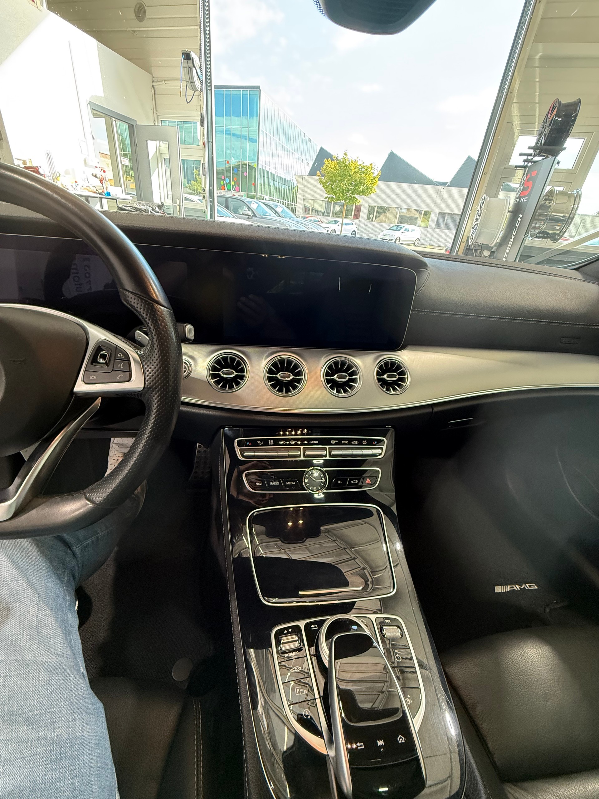 MERCEDES-BENZ E 220 d Coupé AMG Line 4 Matic 9G-Tronic-image-12