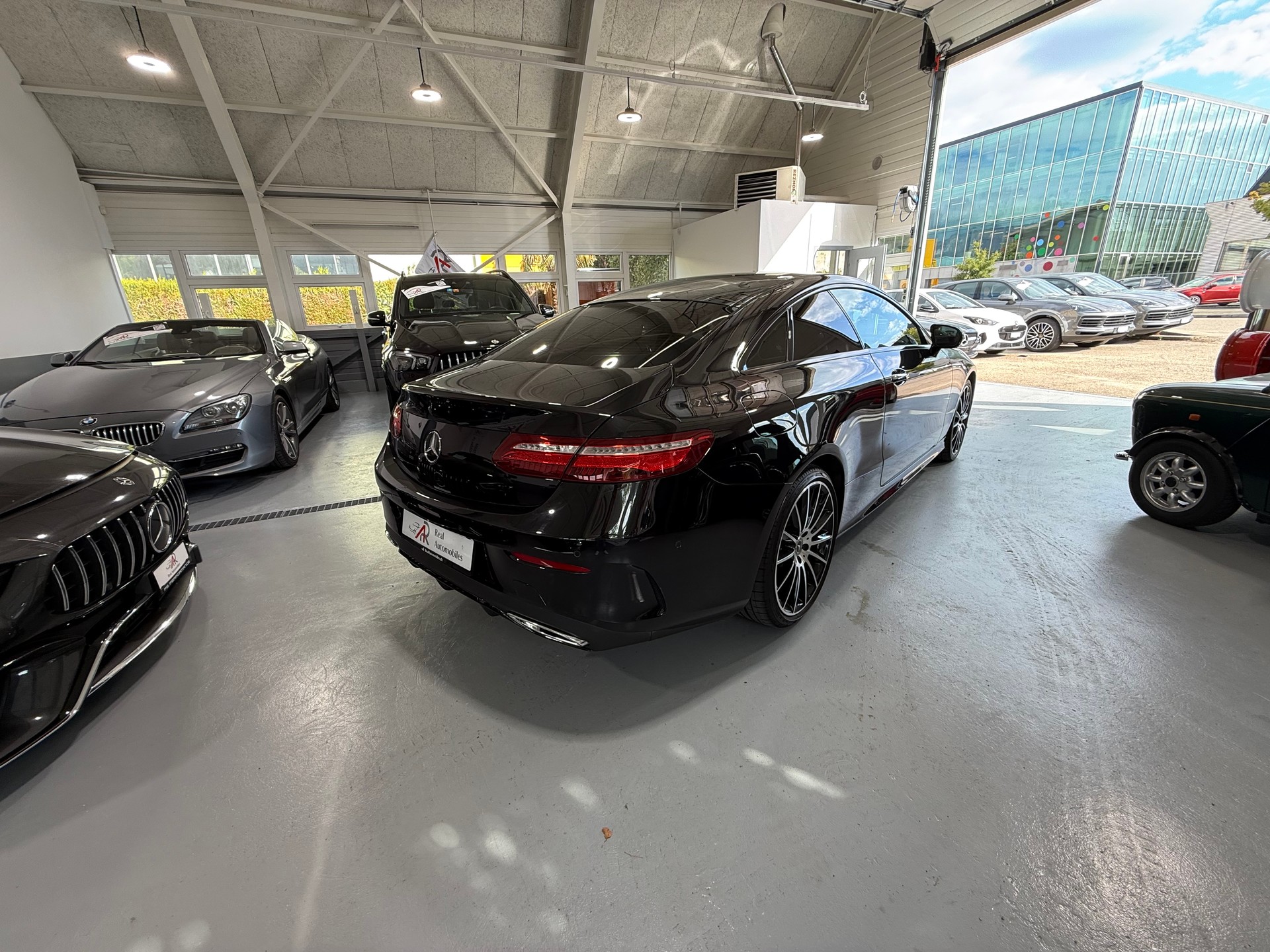 MERCEDES-BENZ E 220 d Coupé AMG Line 4 Matic 9G-Tronic-image-4