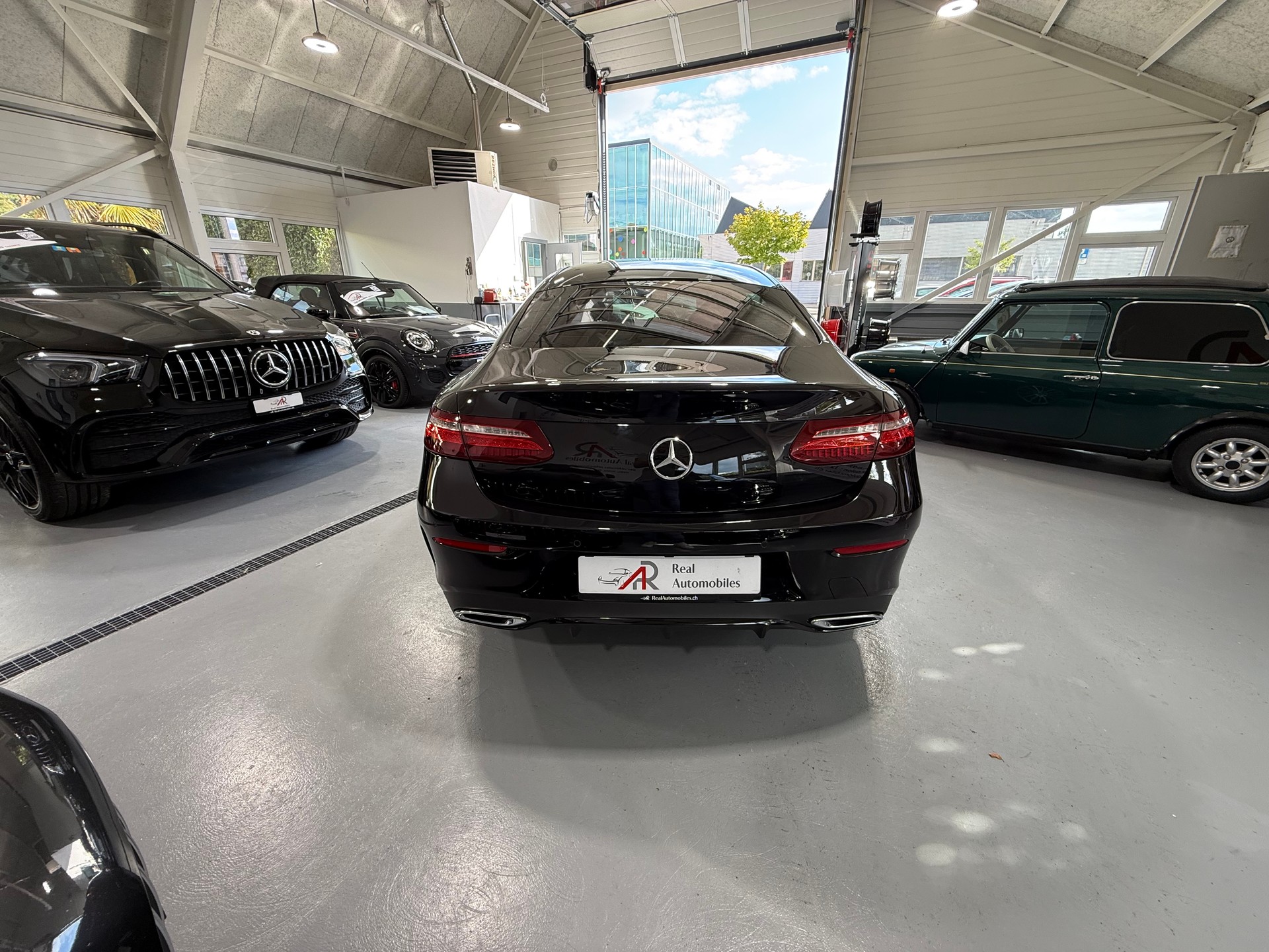 MERCEDES-BENZ E 220 d Coupé AMG Line 4 Matic 9G-Tronic-image-5