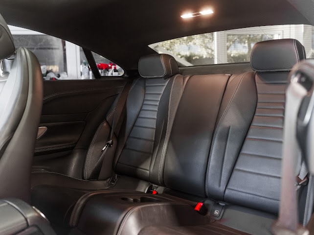 MERCEDES-BENZ E 220 d Coupé AMG Line 4 Matic 9G-Tronic-image-23