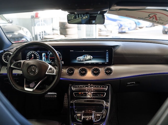 MERCEDES-BENZ E 220 d Coupé AMG Line 4 Matic 9G-Tronic-image-15