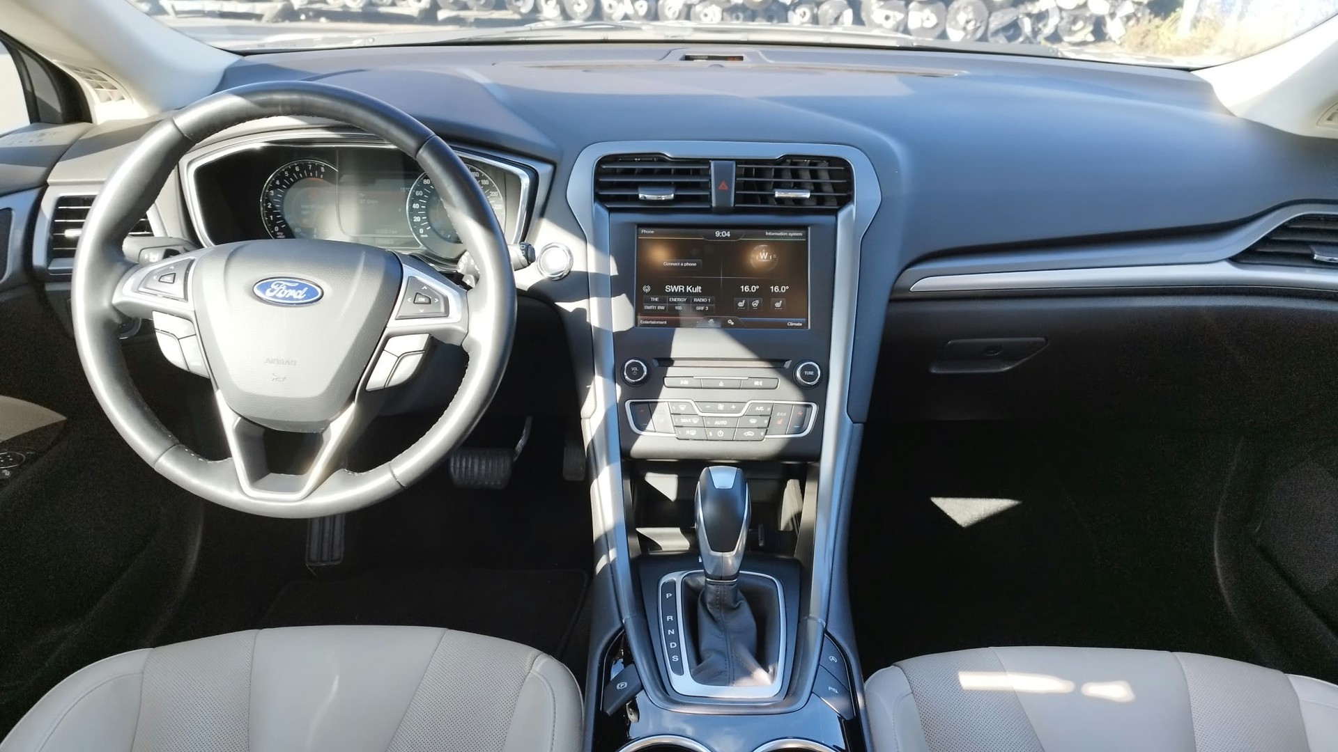 FORD Mondeo 2.0 EcoBoost SCTi Titanium Automatic-image-8