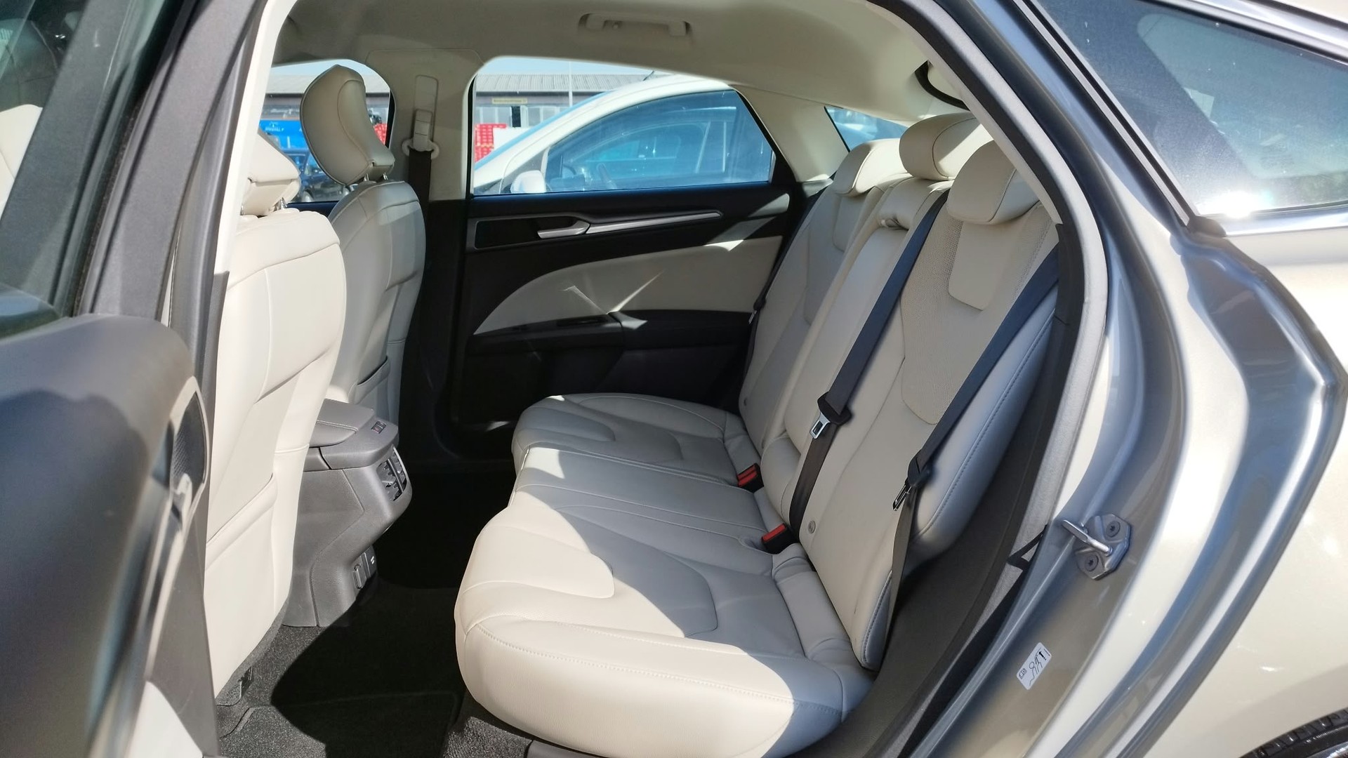 FORD Mondeo 2.0 EcoBoost SCTi Titanium Automatic-image-5