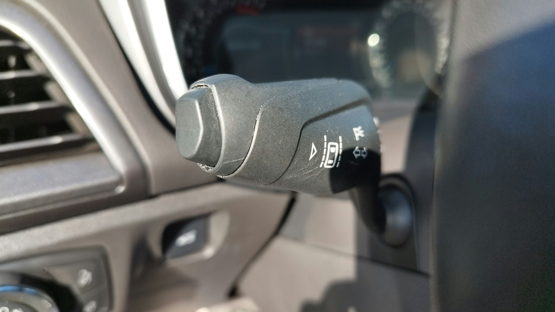 FORD Mondeo 2.0 EcoBoost SCTi Titanium Automatic-image-9