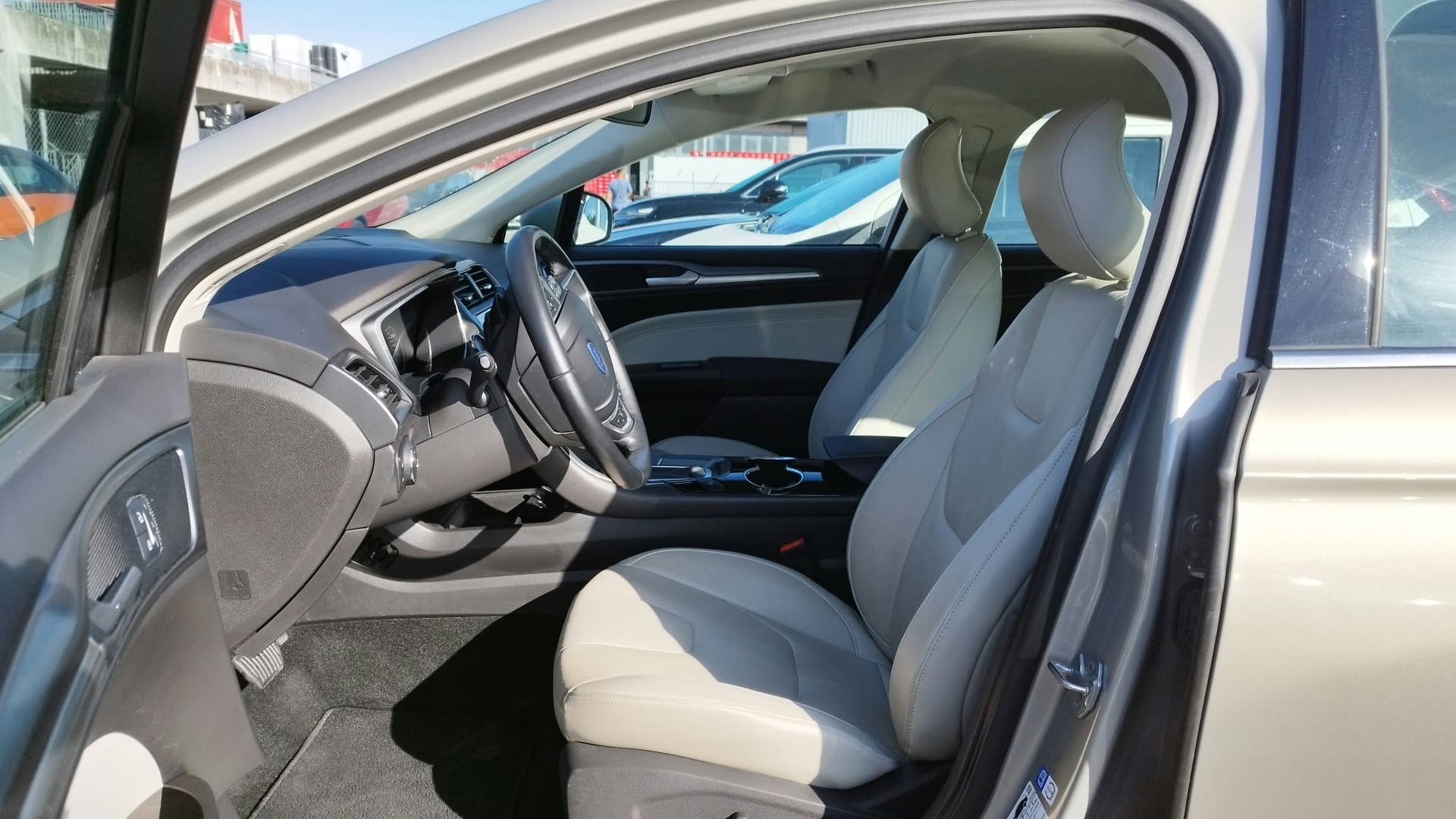 FORD Mondeo 2.0 EcoBoost SCTi Titanium Automatic-image-6
