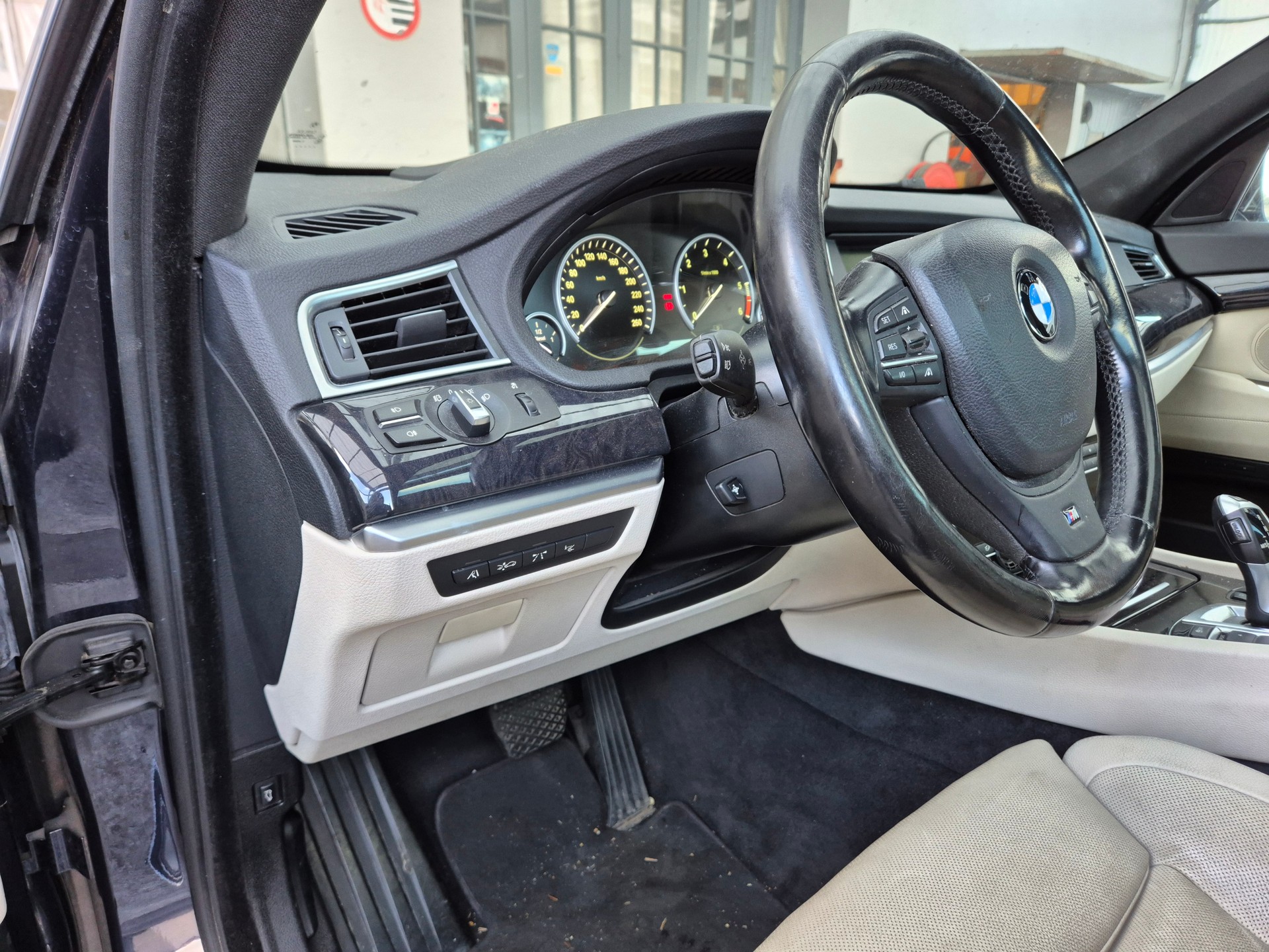 BMW 535d xDrive GT Steptronic-image-11
